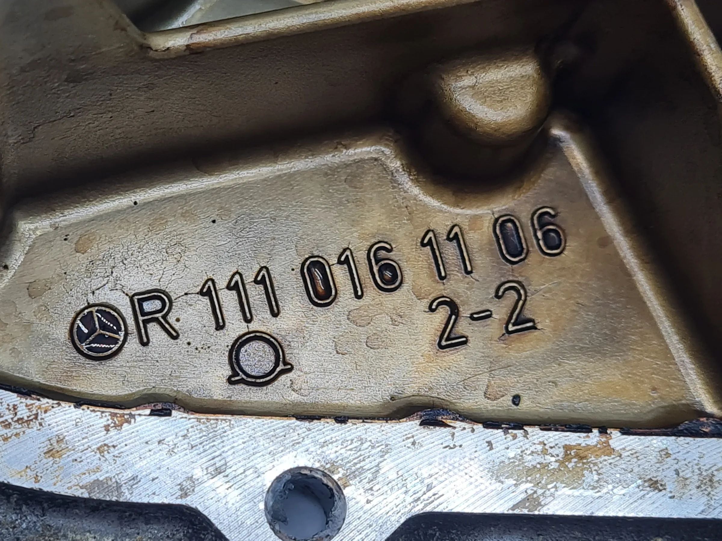 Original Mercedes C-Klasse CL203 ディストリビューターカバー M111.955 R1110161106