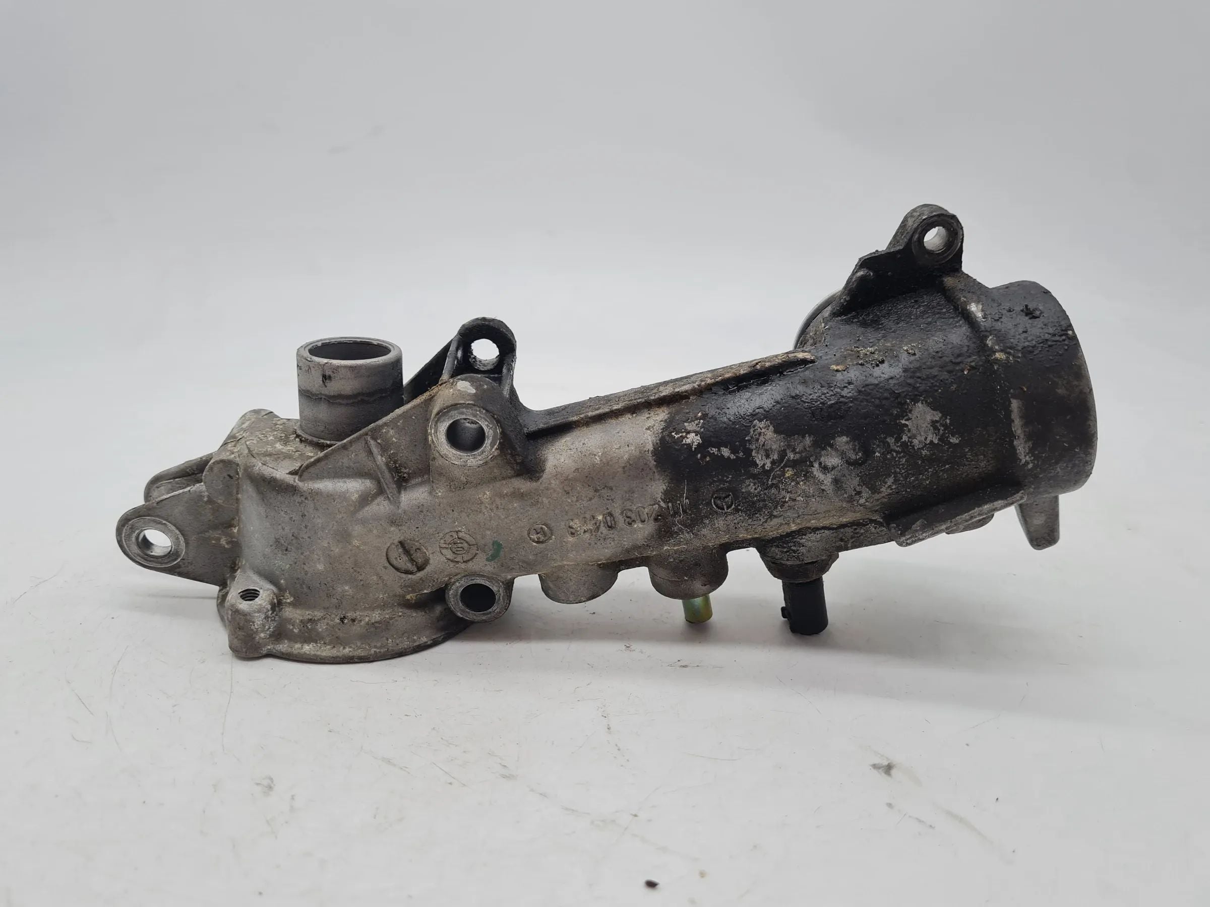 Original Mercedes C-Klasse CL203 サーモスタットハウジング M111.955 A1112030473