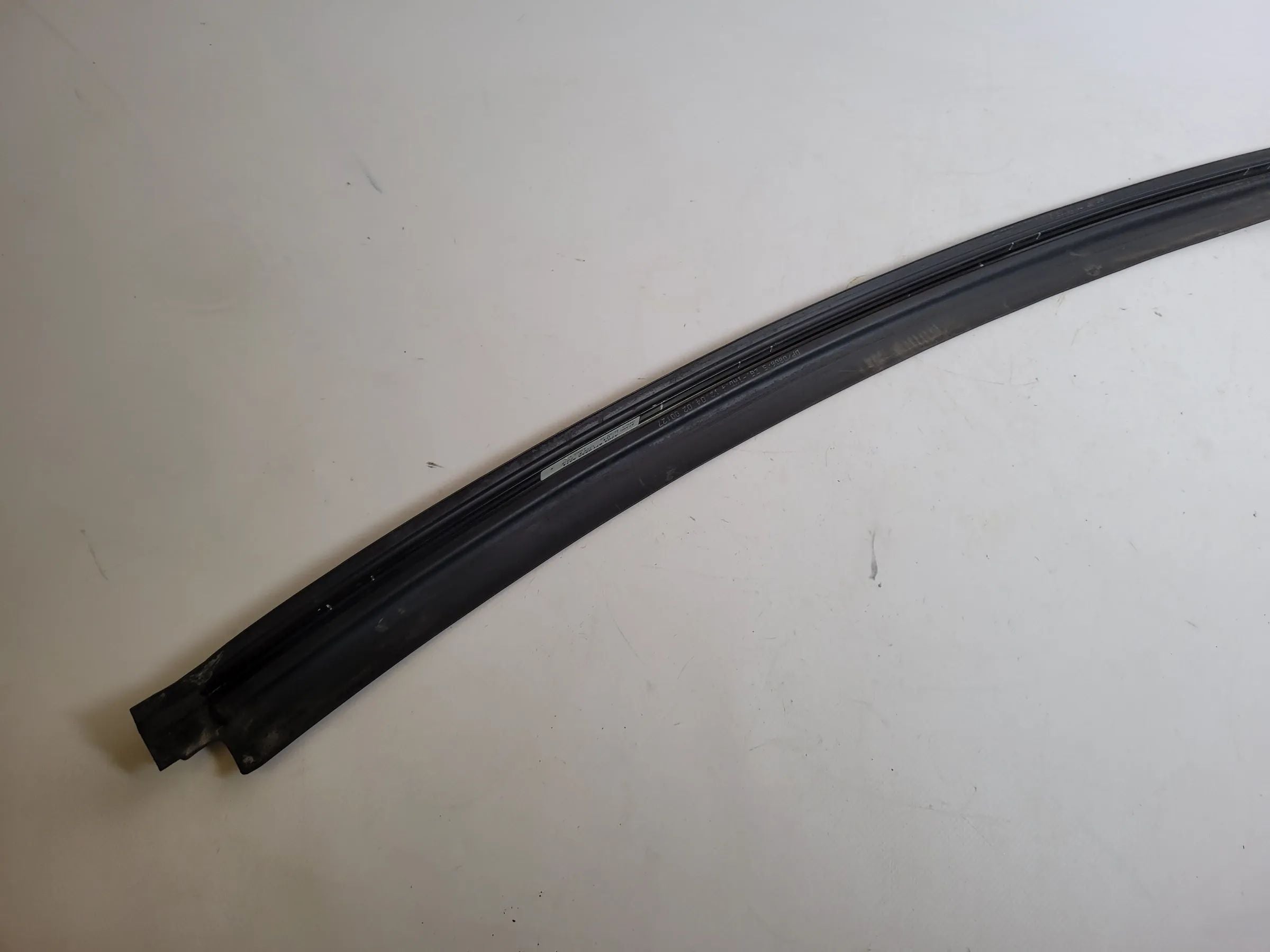 Original Mercedes C-Klasse CL203 Zierahmen Leiste Oben A2036710530