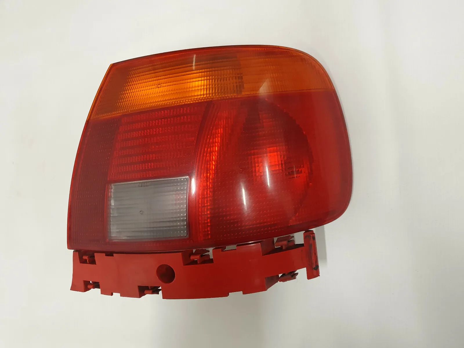 Original Audi A4 Rückleuchte Heckleuchte Rücklicht Rechts  8D0945096A