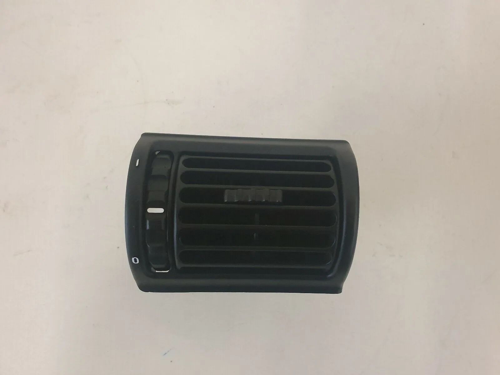 BMW E36 Compact Frischluftgrill Armaturenbrett Lüftung Gebläse Luft Düse 8390218