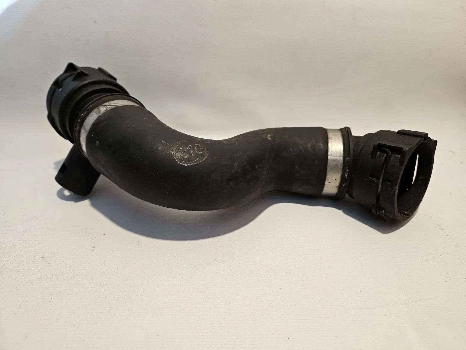 BMW 5 6 7 er E60 E61 E63 E64 E65 E66 Rücklaufschlauch Motorkühlung Rohr 75217