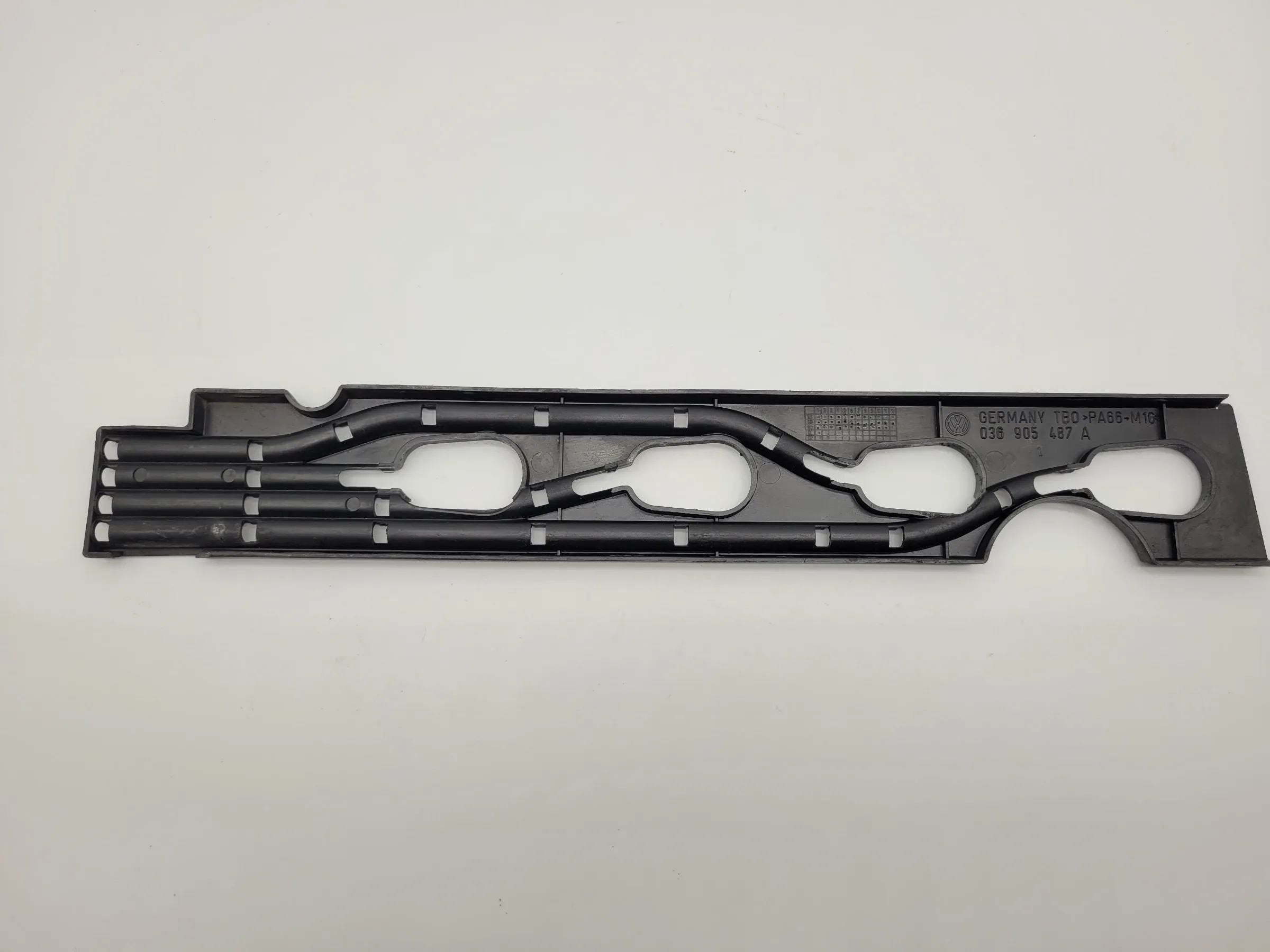 VW Golf IV 4 (1J5/1J1) Führungsrohr Zündkabel Blende 036905487A
