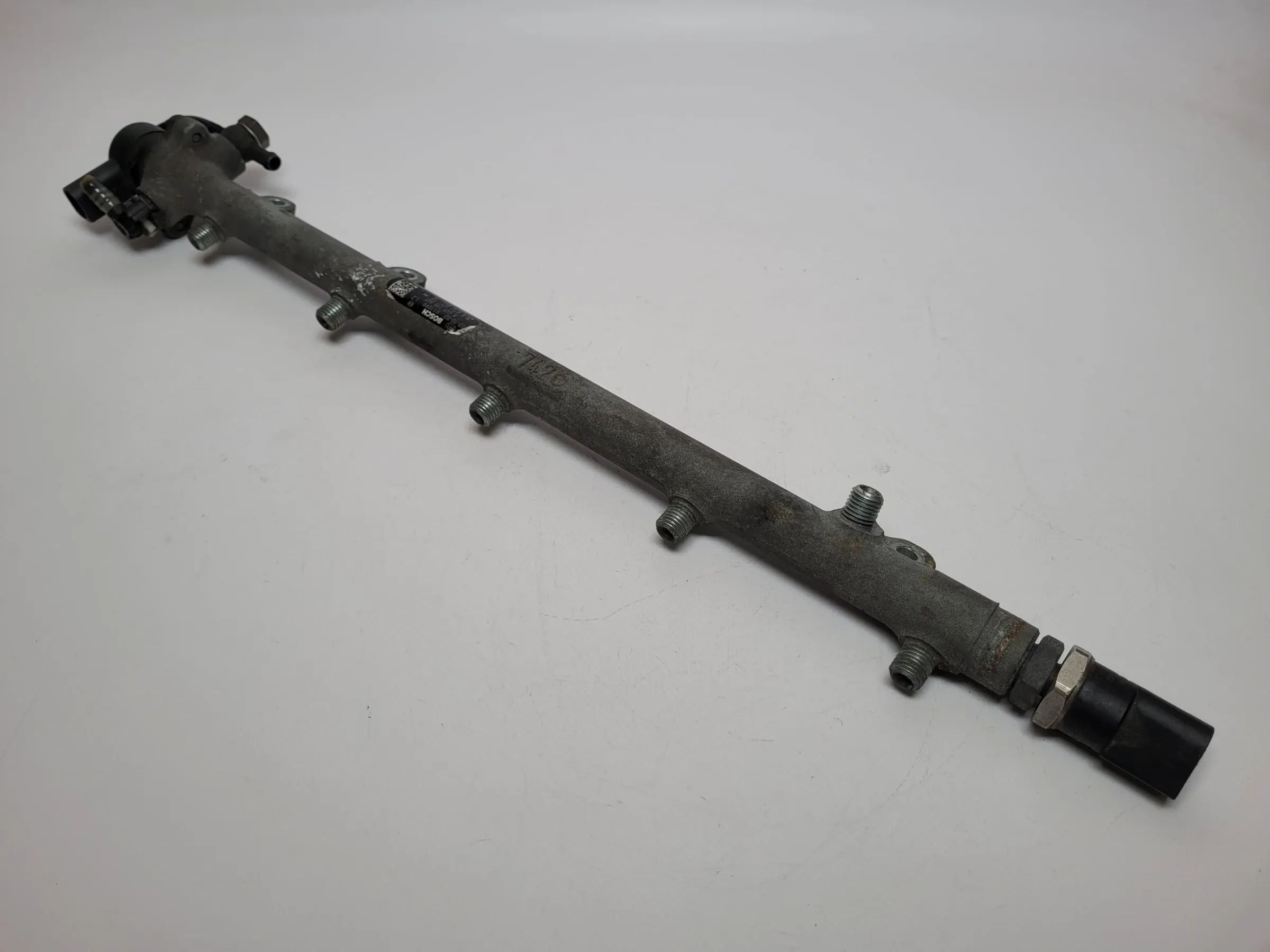 Original Mercedes C-Klasse Verteilerrohr Kraftstoff/Commonrail A6120700095