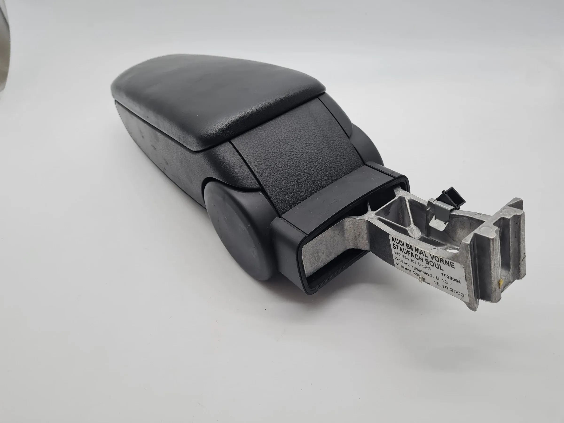 Original Audi A4 (8E/B6/B7) Leder Armlehne Mitte 8EO864207D6PS