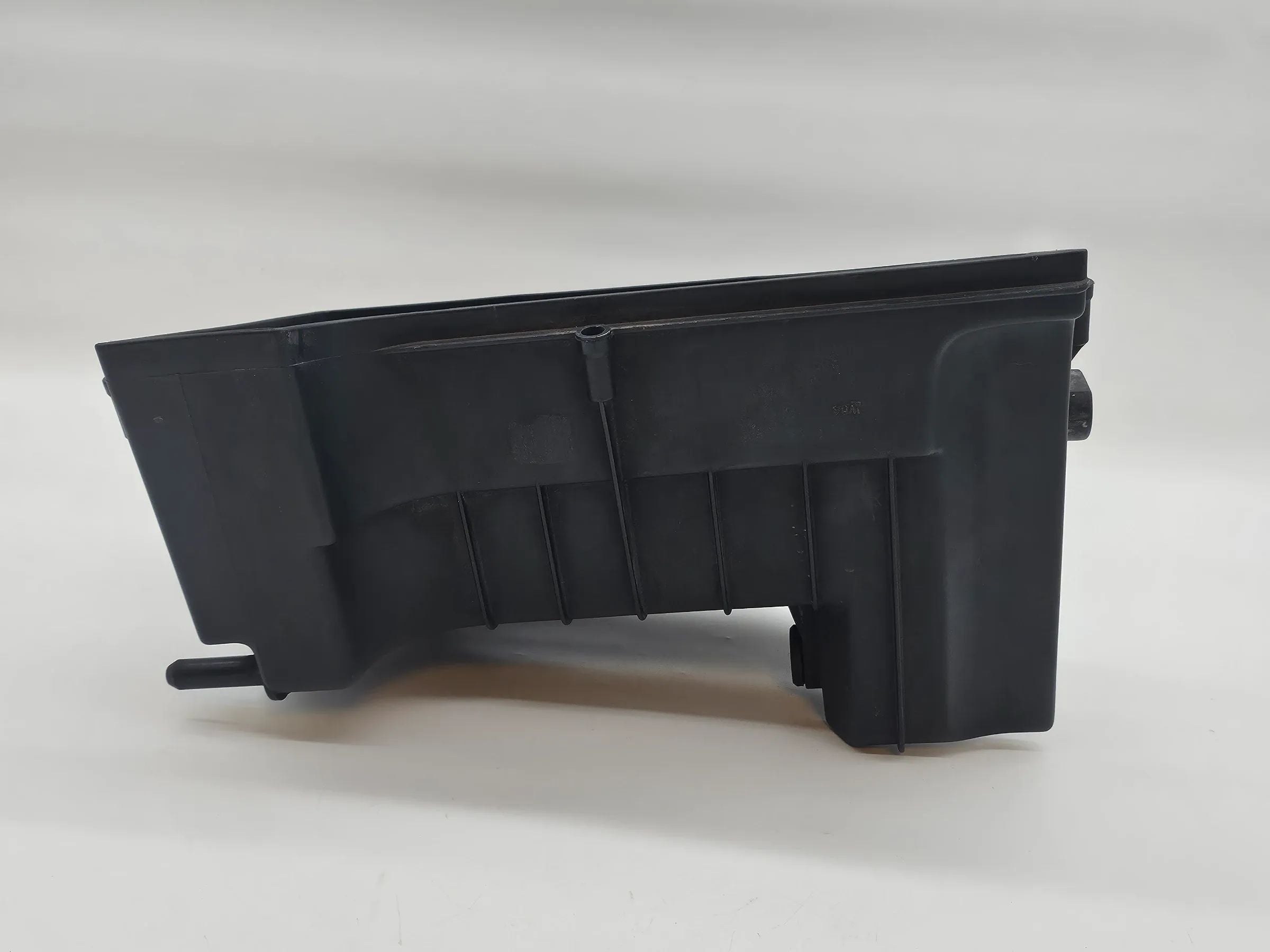 Original Mercedes-Benz A 160 W168  Unterteil Luftfilterkasten A1660940001