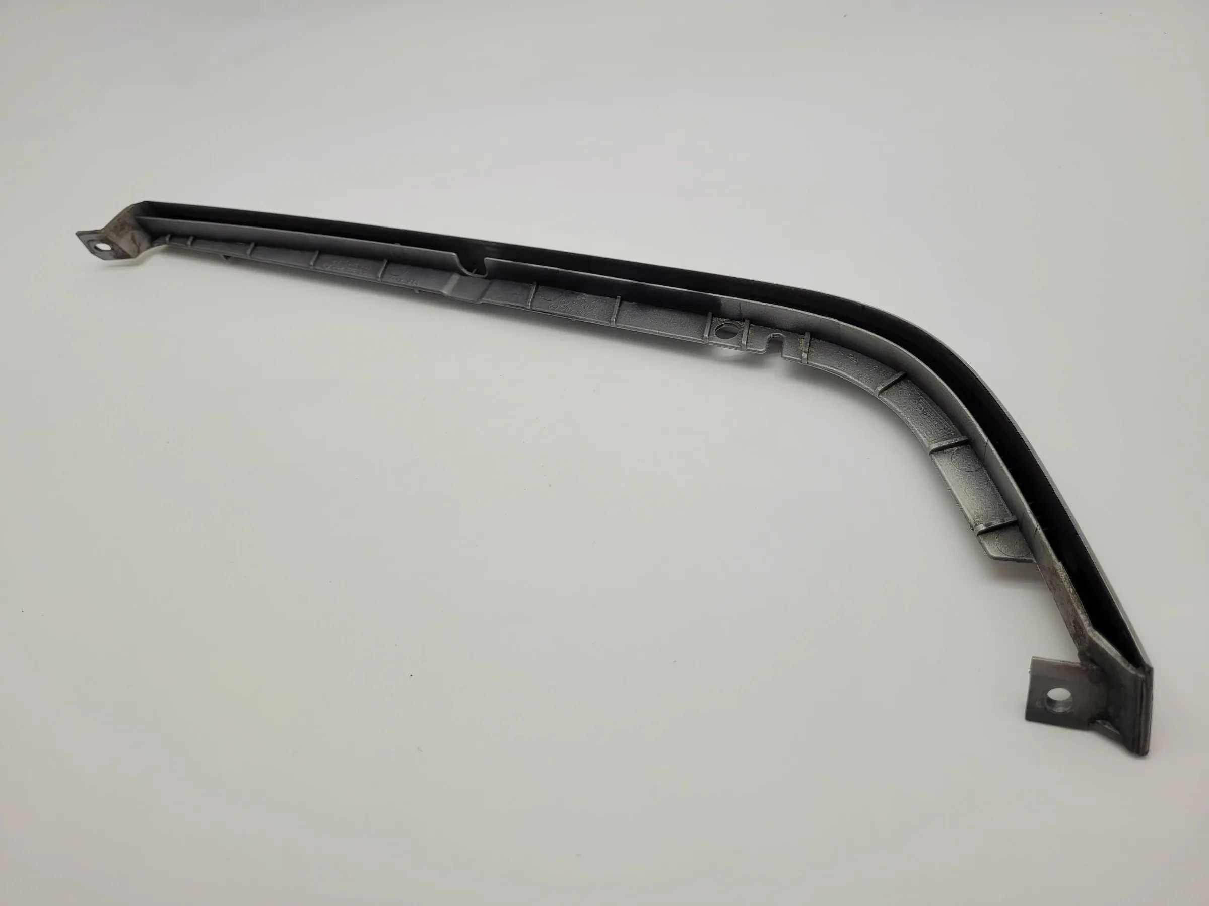 Original Mercedes-Benz C-Klasse (W202) Scheinwerfer Leiste/Blende L. A2028260577