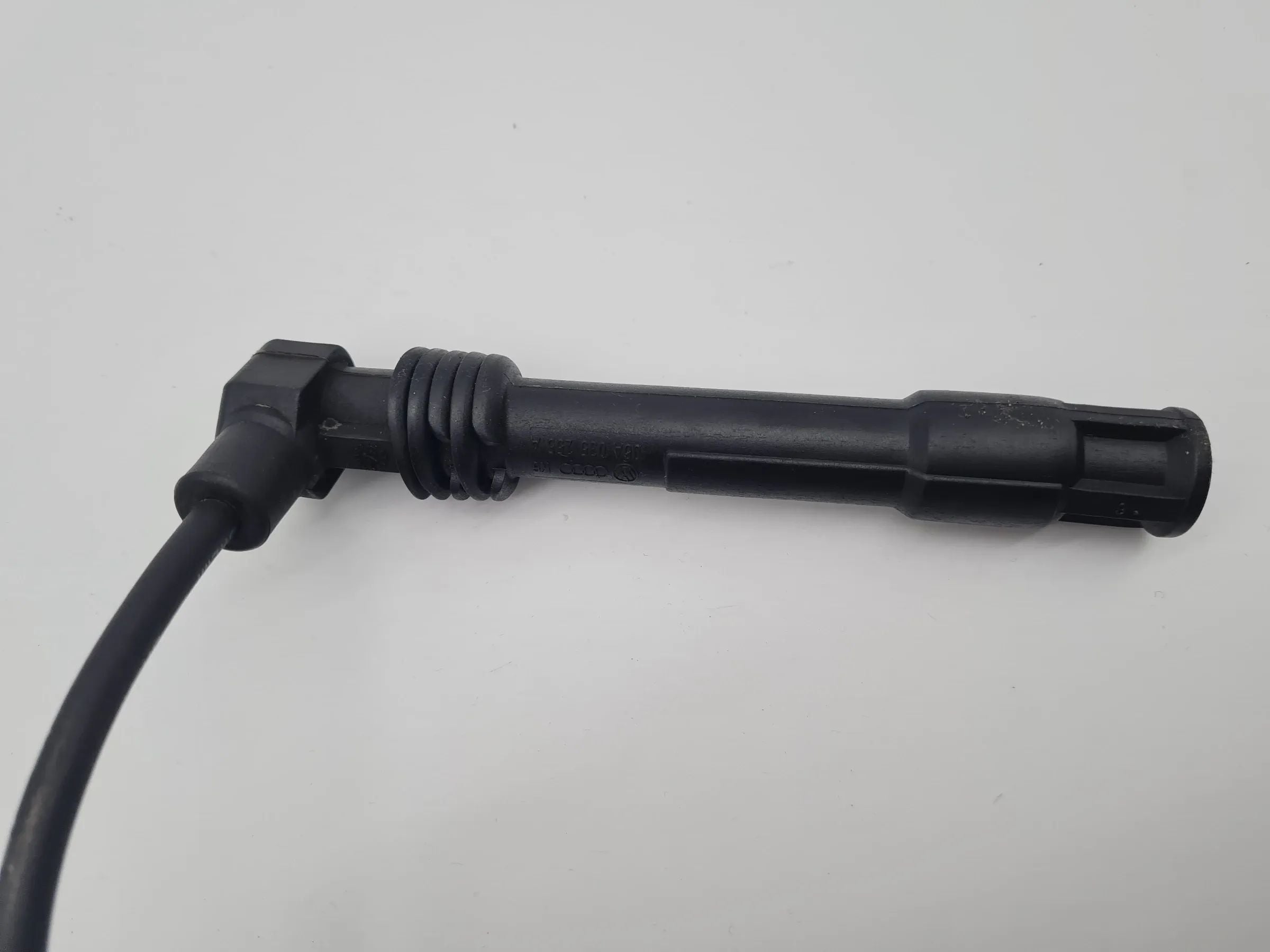 Original Audi A4/A6 VW Passat Zündkabel Zylinder 6 06A035255A / 13299/5