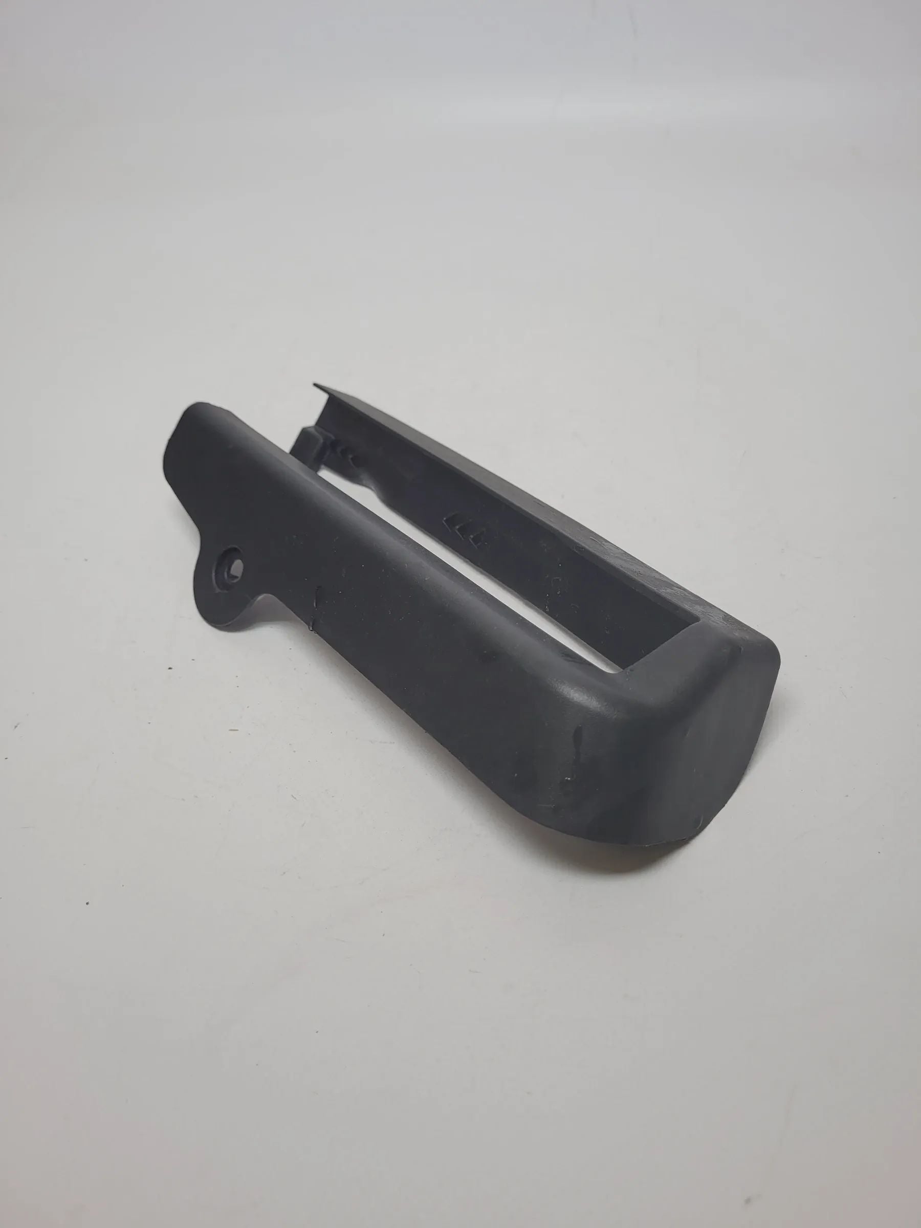 Original Audi A4 (8E/B6/B7) Verkleidung Sitz-Führungsschiene 8e0881480