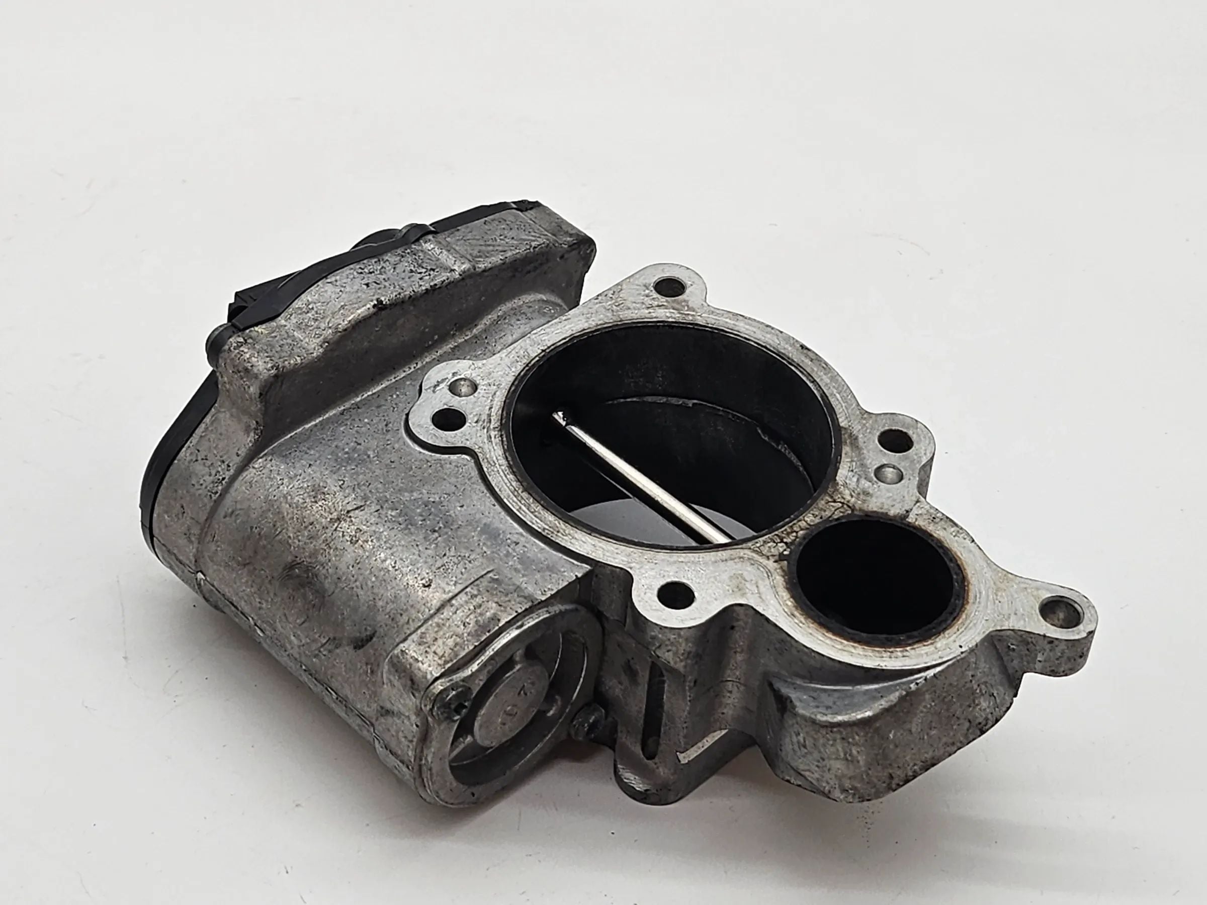 Orig. Audi A4 8E B6 2,0L FSI AWA Abgasrückführungsventil AGR Ventil 06D131503C