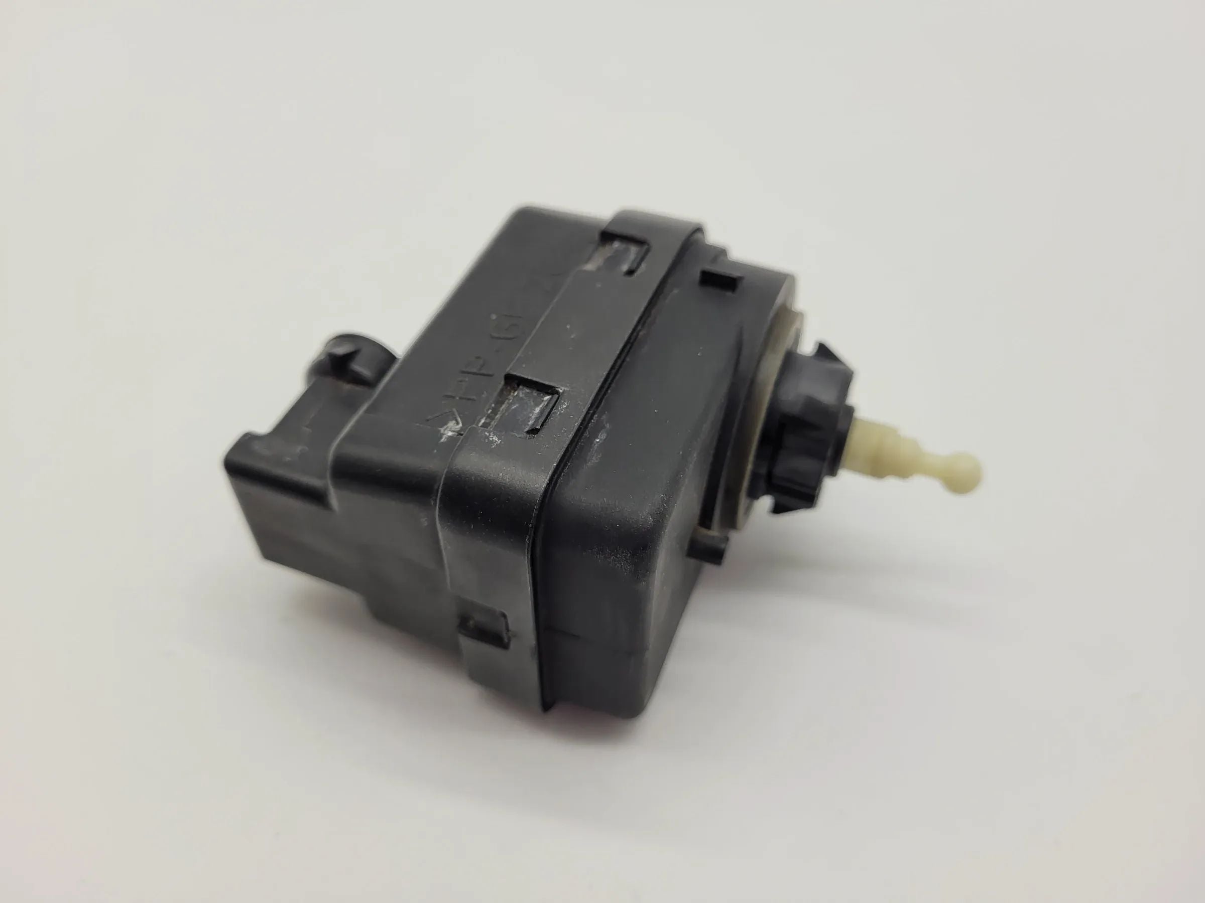 Original Renault Twingo I 1 (C06) Leuchtweitenregulierung LWR L/R 7700415343