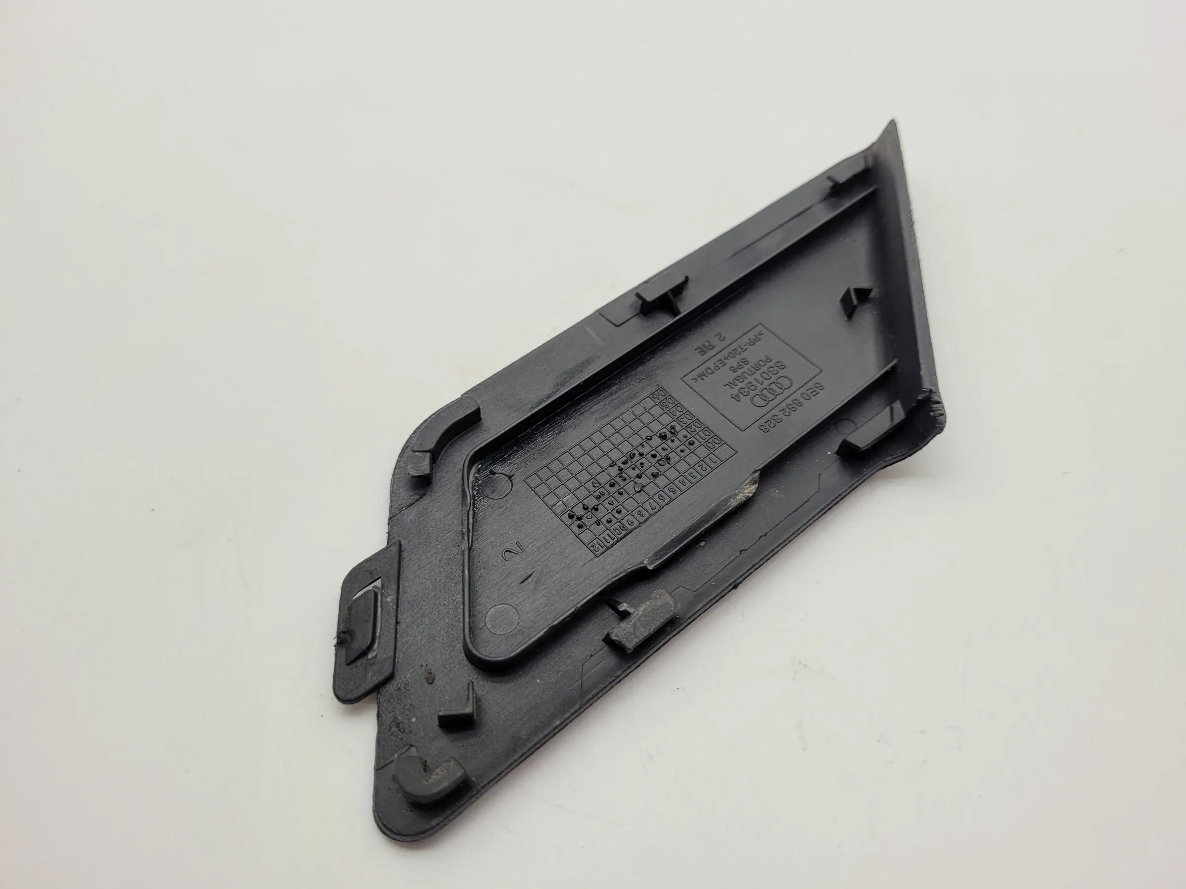 Original Audi A4 (8E/B6/B7) Abdeckung Gurtverkleidung Blende Rechts 8E0882328