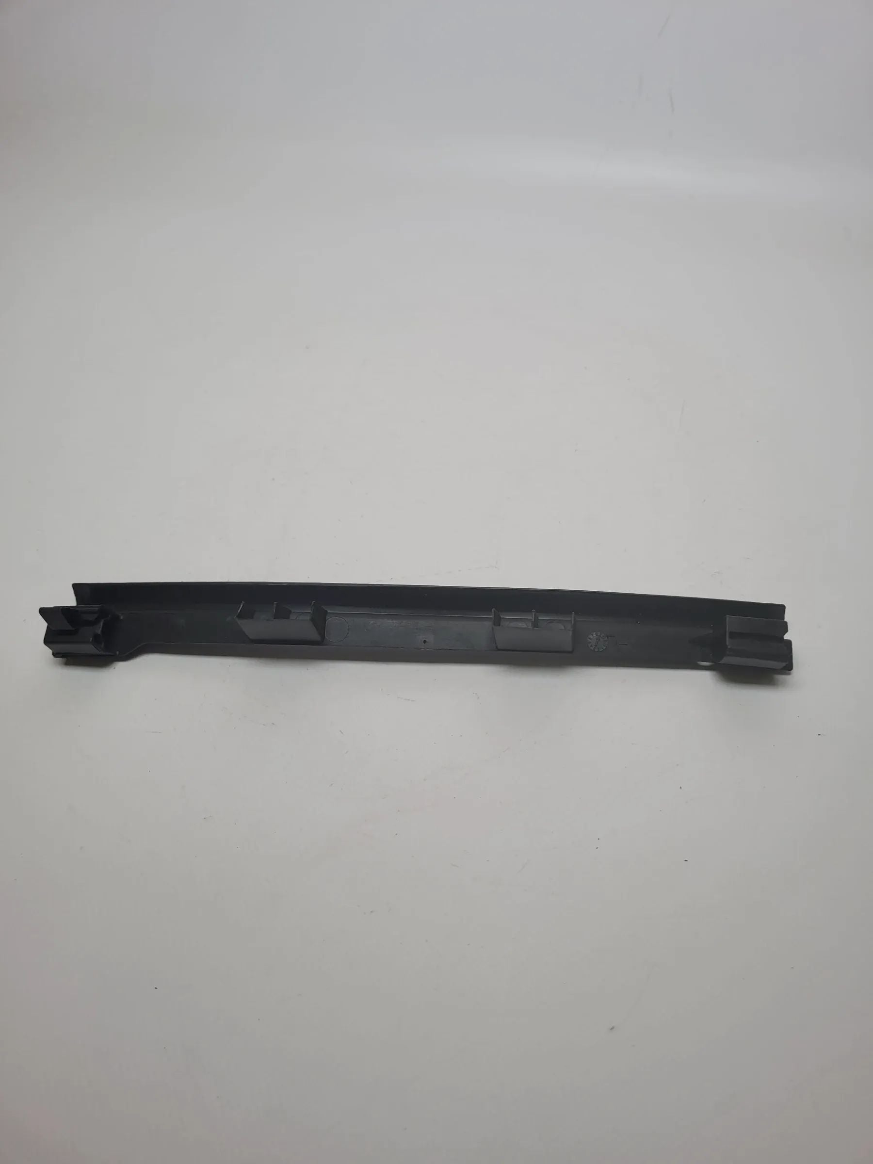 Original Audi A4 (8E/B6/B7) Verkleidung Armaturenbrett Fußraum Rechts 8e0868204