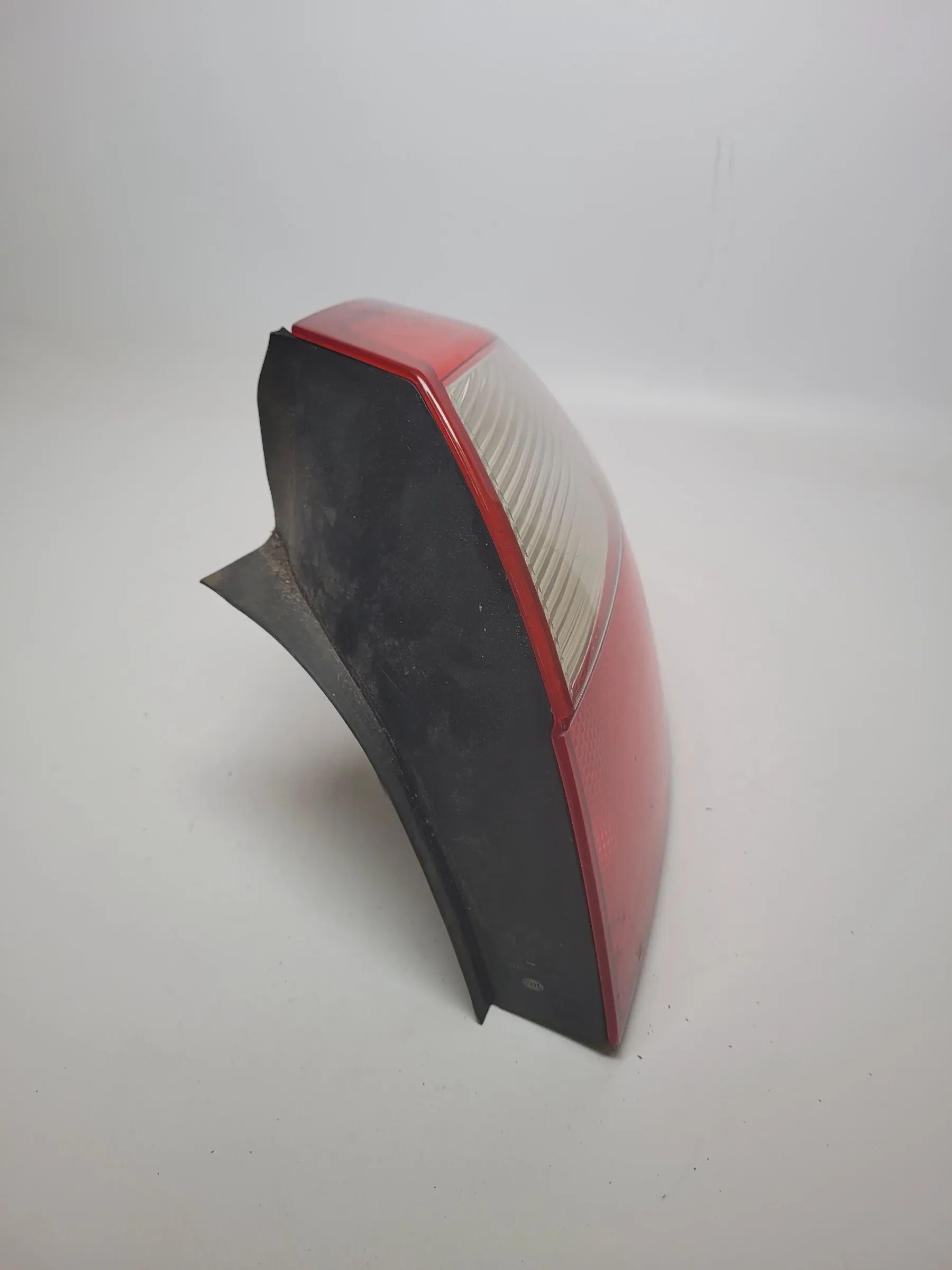 Original Audi A4 (8E2) Rück- & Bremsleuchte Rechts 153948