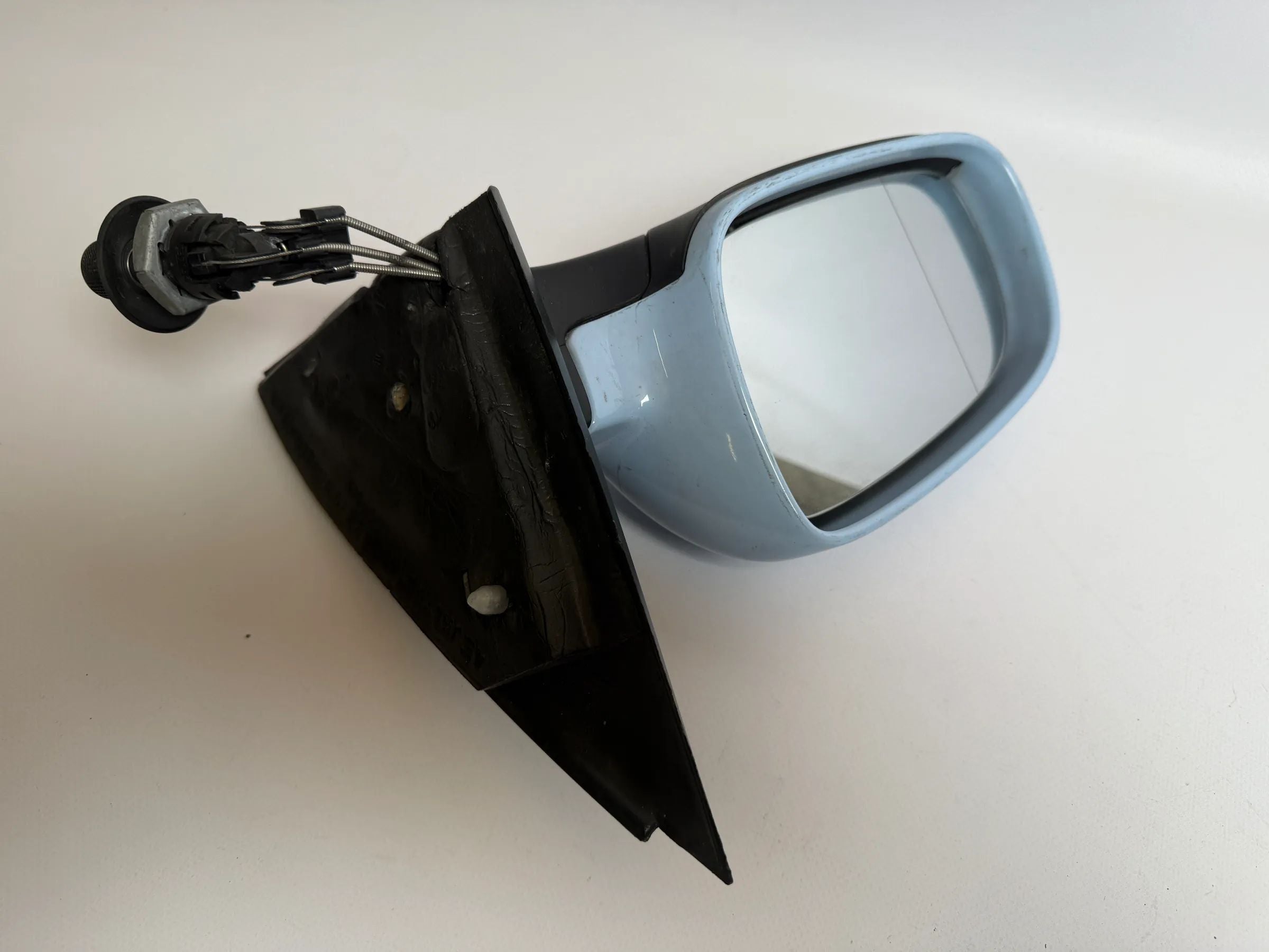 Specchio esterno sinistro azzurro chiaro originale VW / Seat Lupo / Polo / Arosa 057105LLL