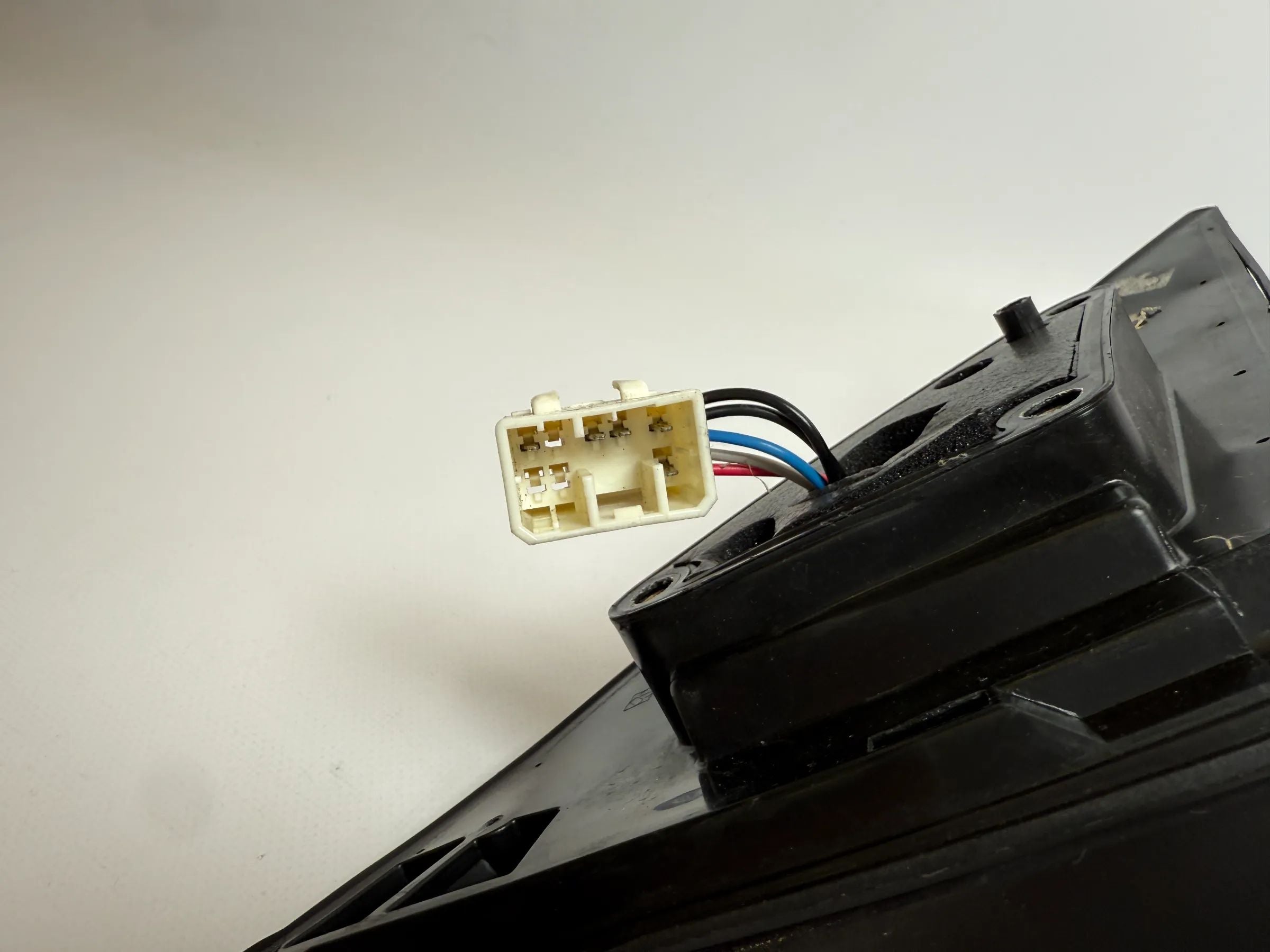 Original Suzuki/Chevrolet/Daewoo Forenza/Lacetti (J200) Outside Mirror E11015758