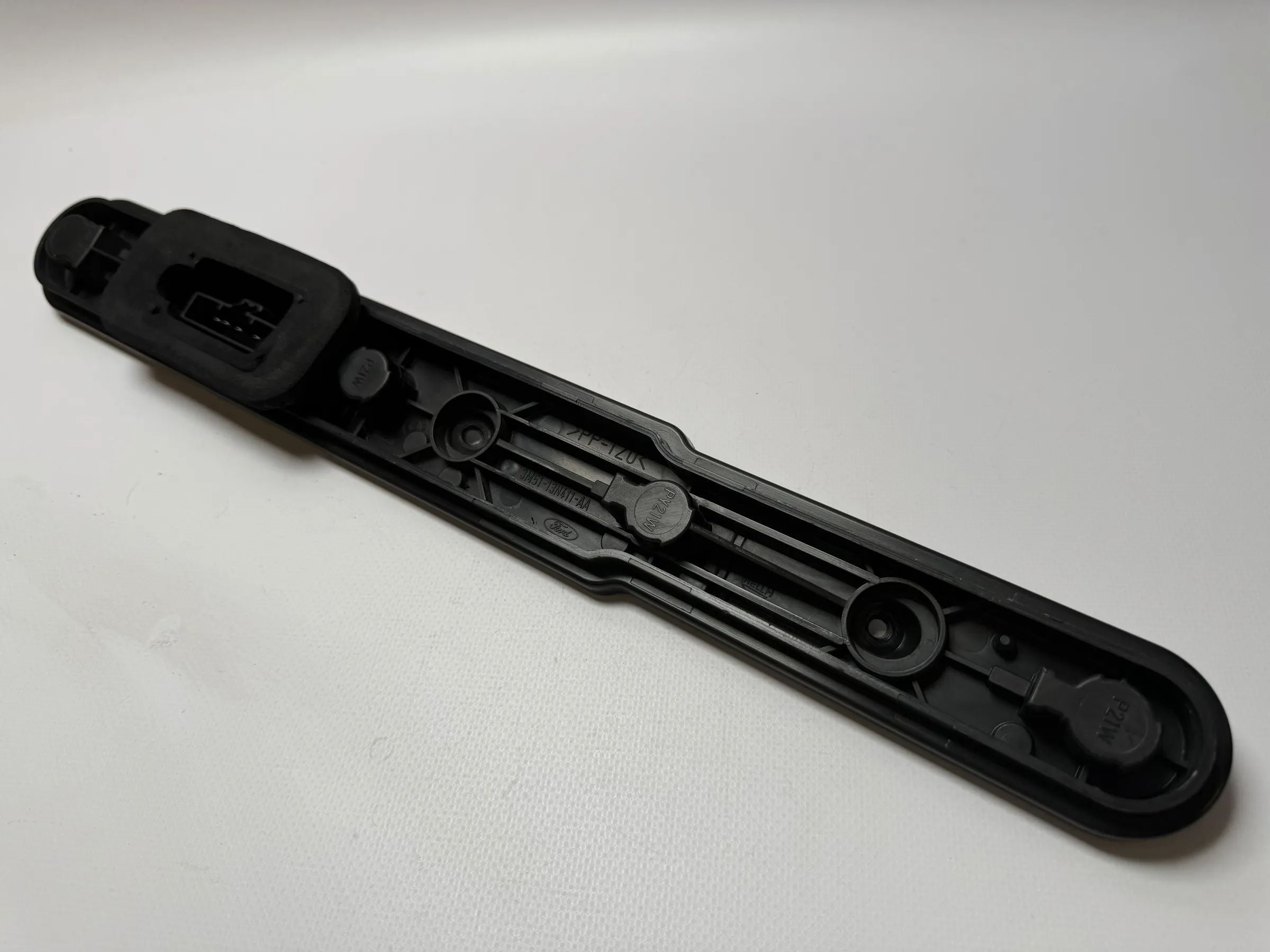 Original Ford Focus C-MAX lamp holder rear light L/R 3M51-13N411-AA / 158 952 