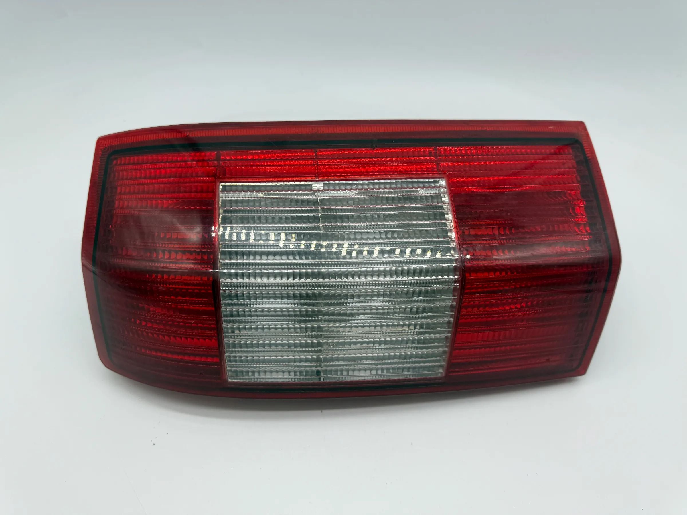 Original Opel Omega B (V94) Rücklicht / Rückleuchte Rechts 143572