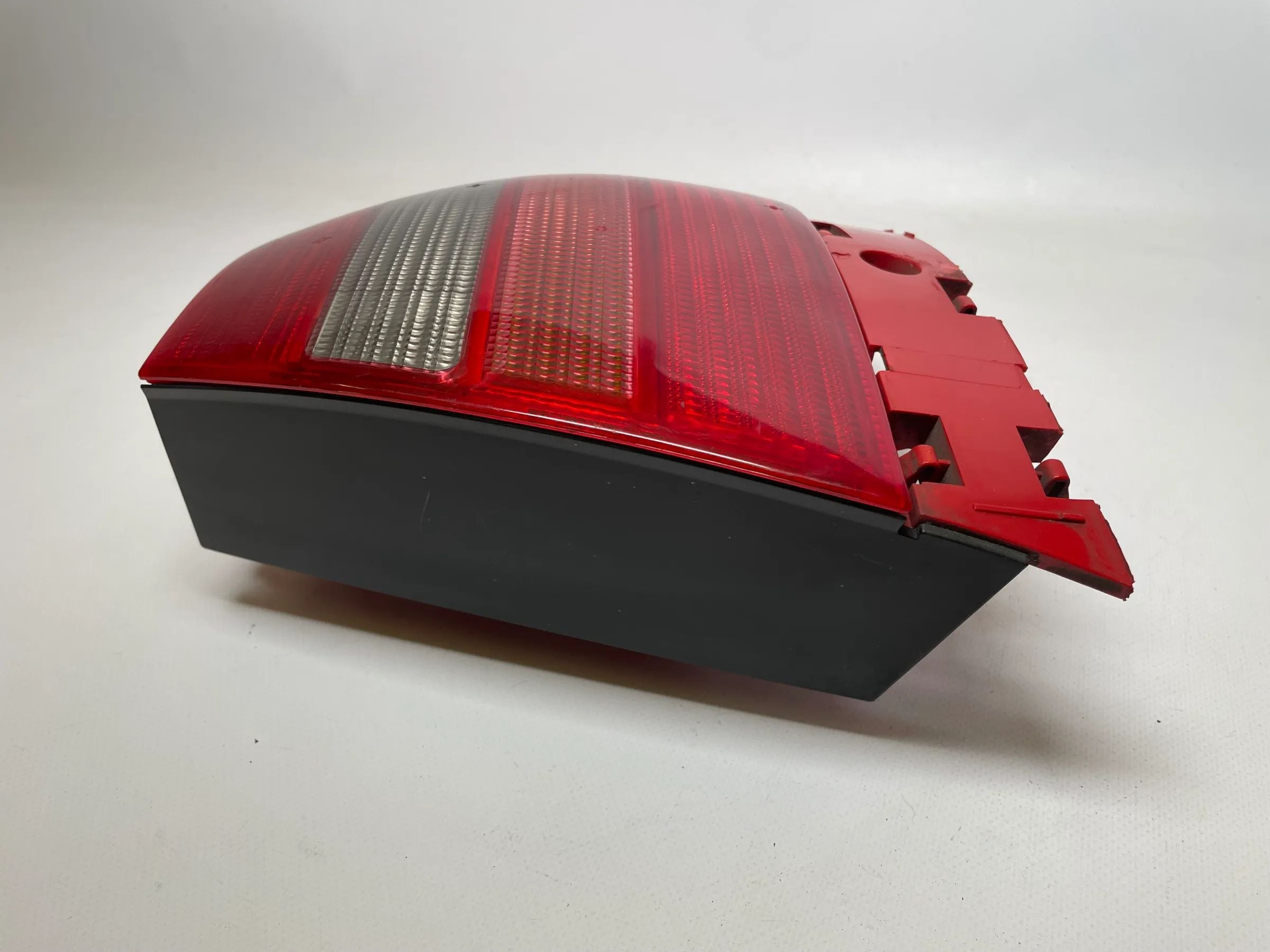 Original Audi A4 (8D2) Rückleuchte Rechts hinten 8D0945112C