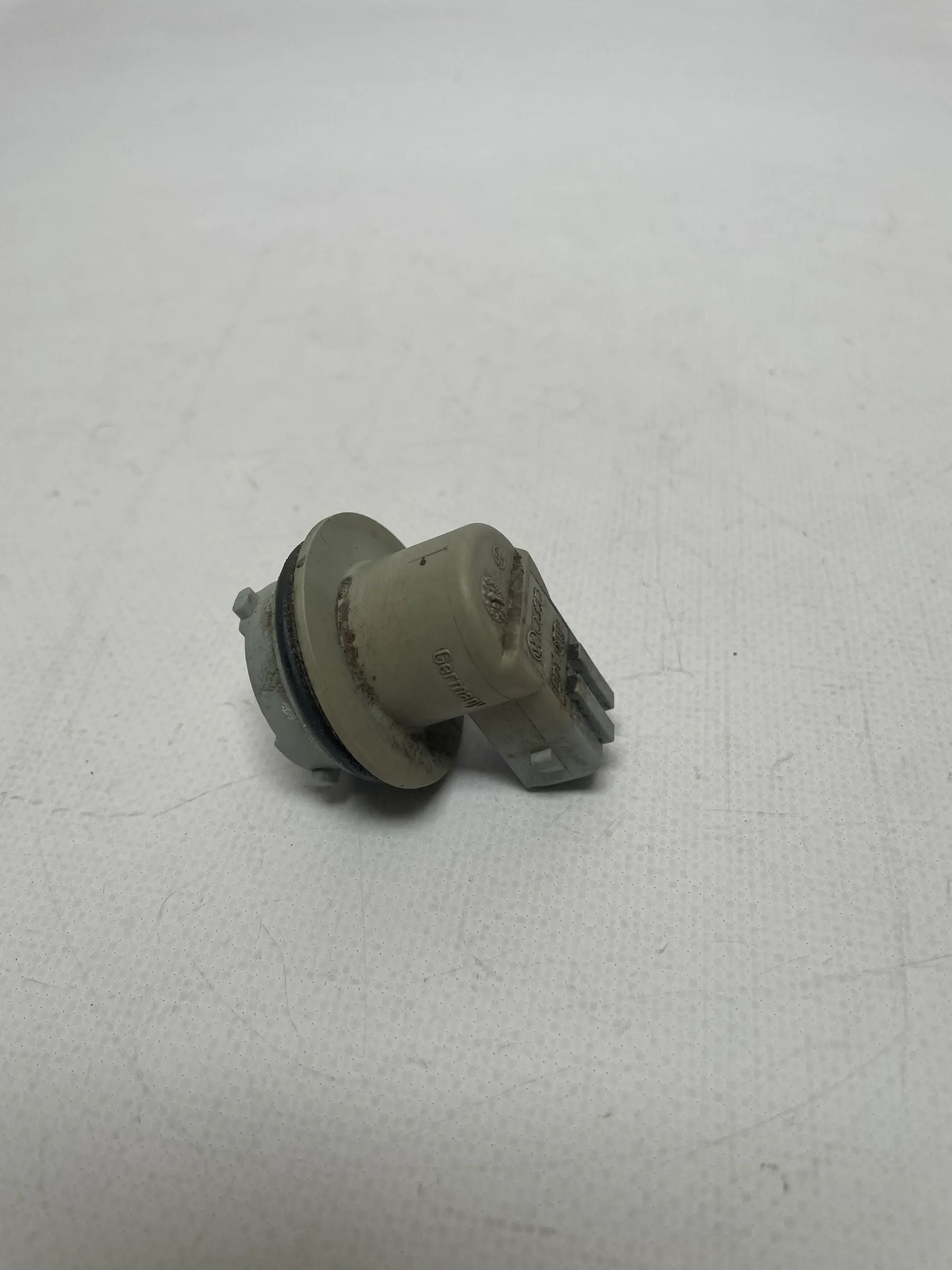 Original Seat Cordoba (6K1/6K2)Lampenträger  Rechts Vorne A2810881