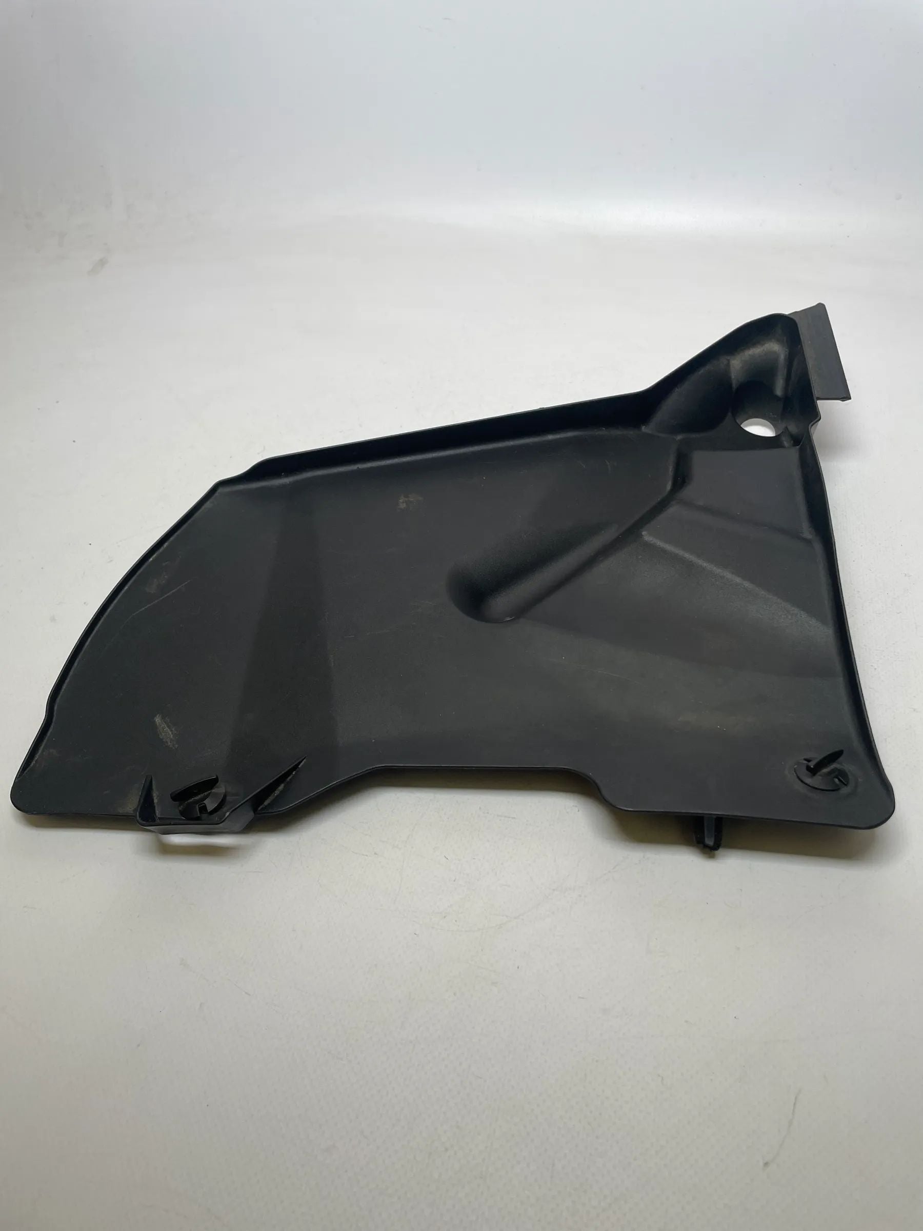 Original Mercedes C-Klasse W203 Verkleidung Luftkanal 2038301513