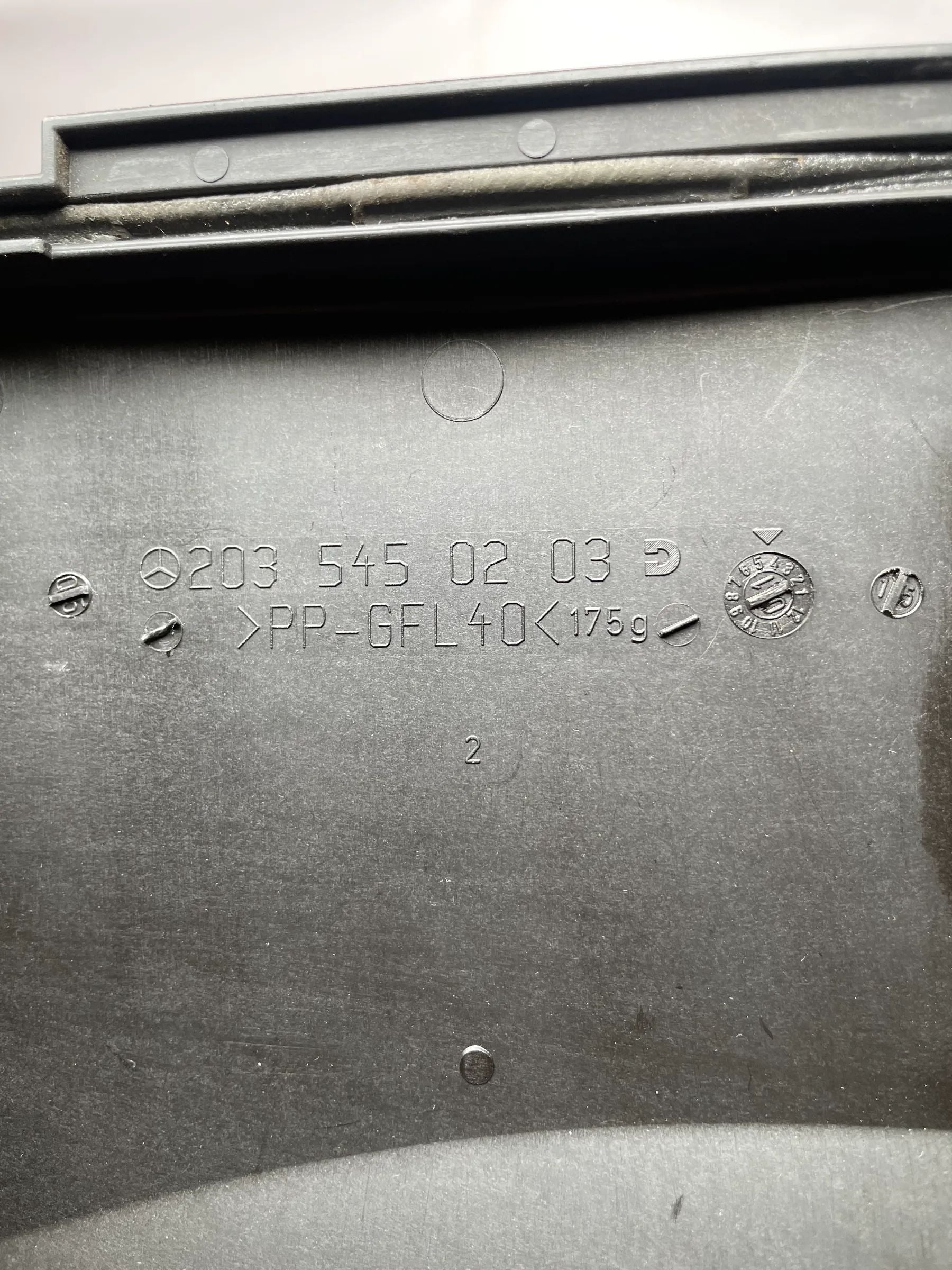 Original Mercedes C-Klasse (W203) Abdeckung Sicherungskasten A2035450203