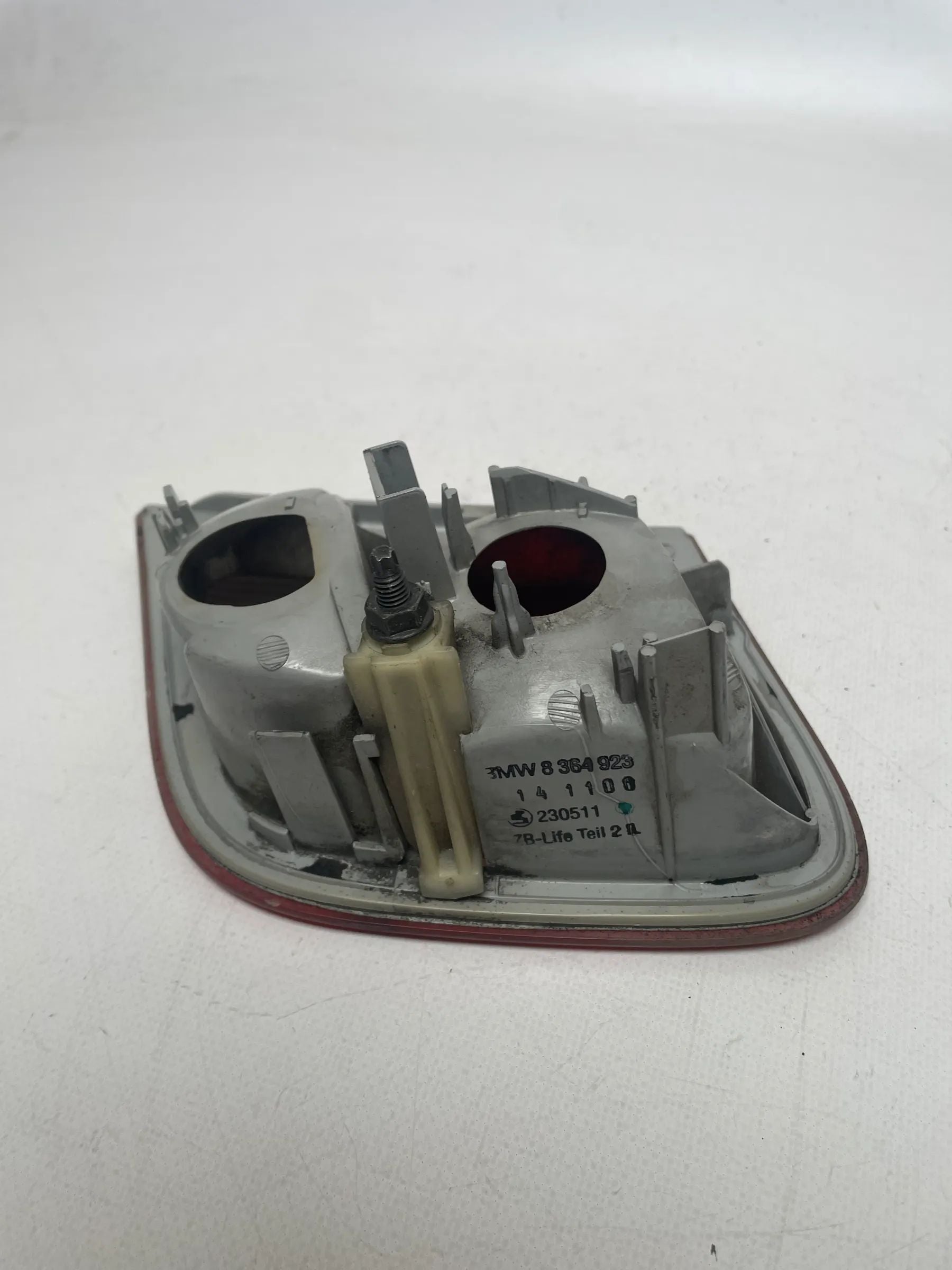 BMW 3er Limousine (E46) Rückleuchte Links Hinten 8364923