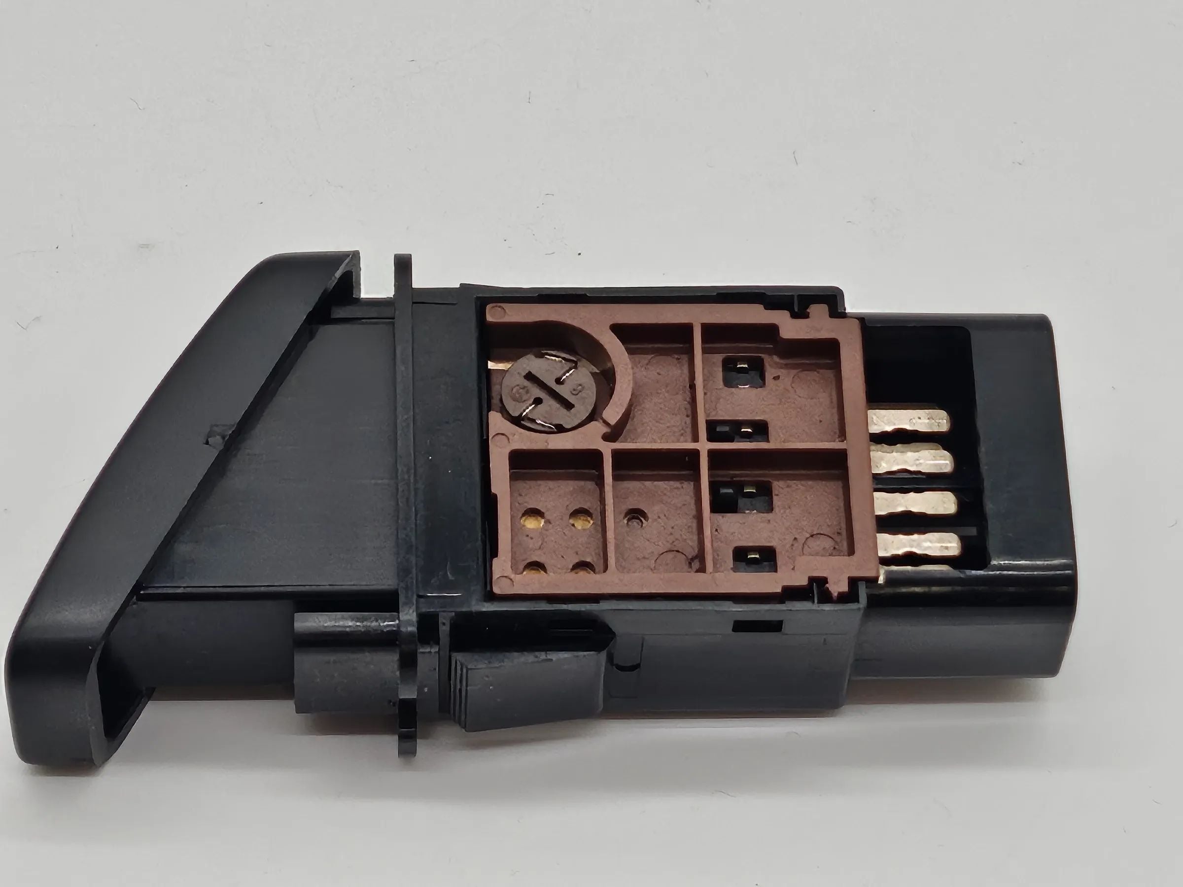 Original MAZDA 323 F Warnblinkschalter Schalter Warnblinker 153132