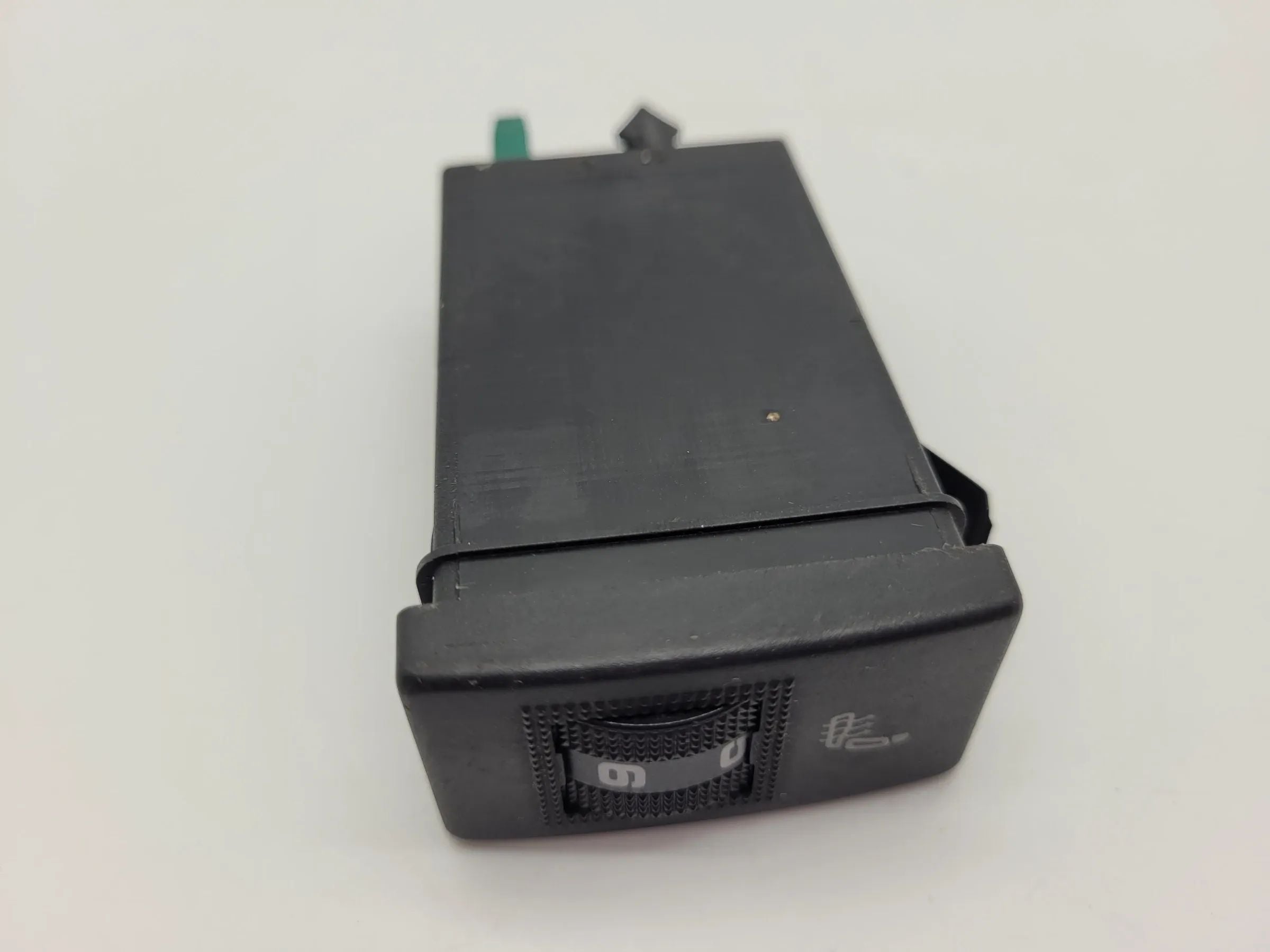 Original AUDI A4 (8D2/B5) Schalter Sitzheizung 8D0963563