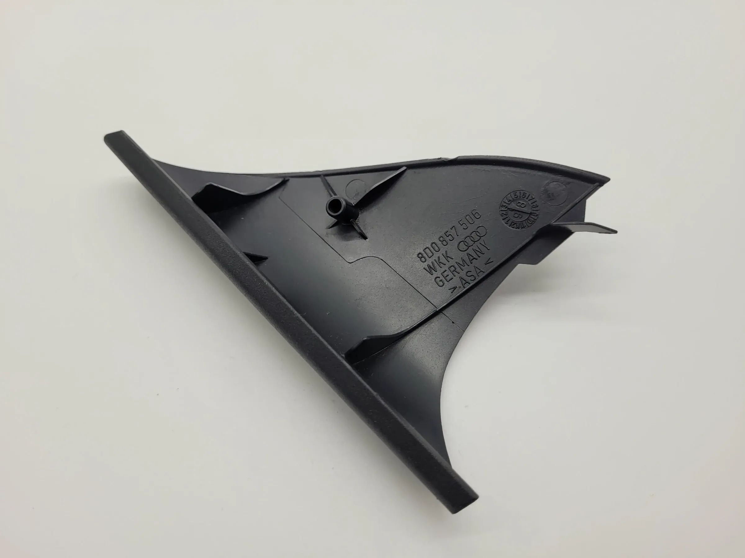 Original Audi A4 (8D) Abdeckung Spiegeldreieck 8D0857506