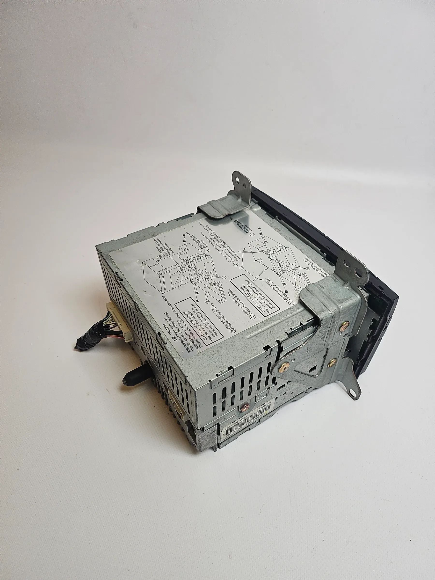 Oryginalne radio CD Mazda MPV II LD67669R0A 14788200