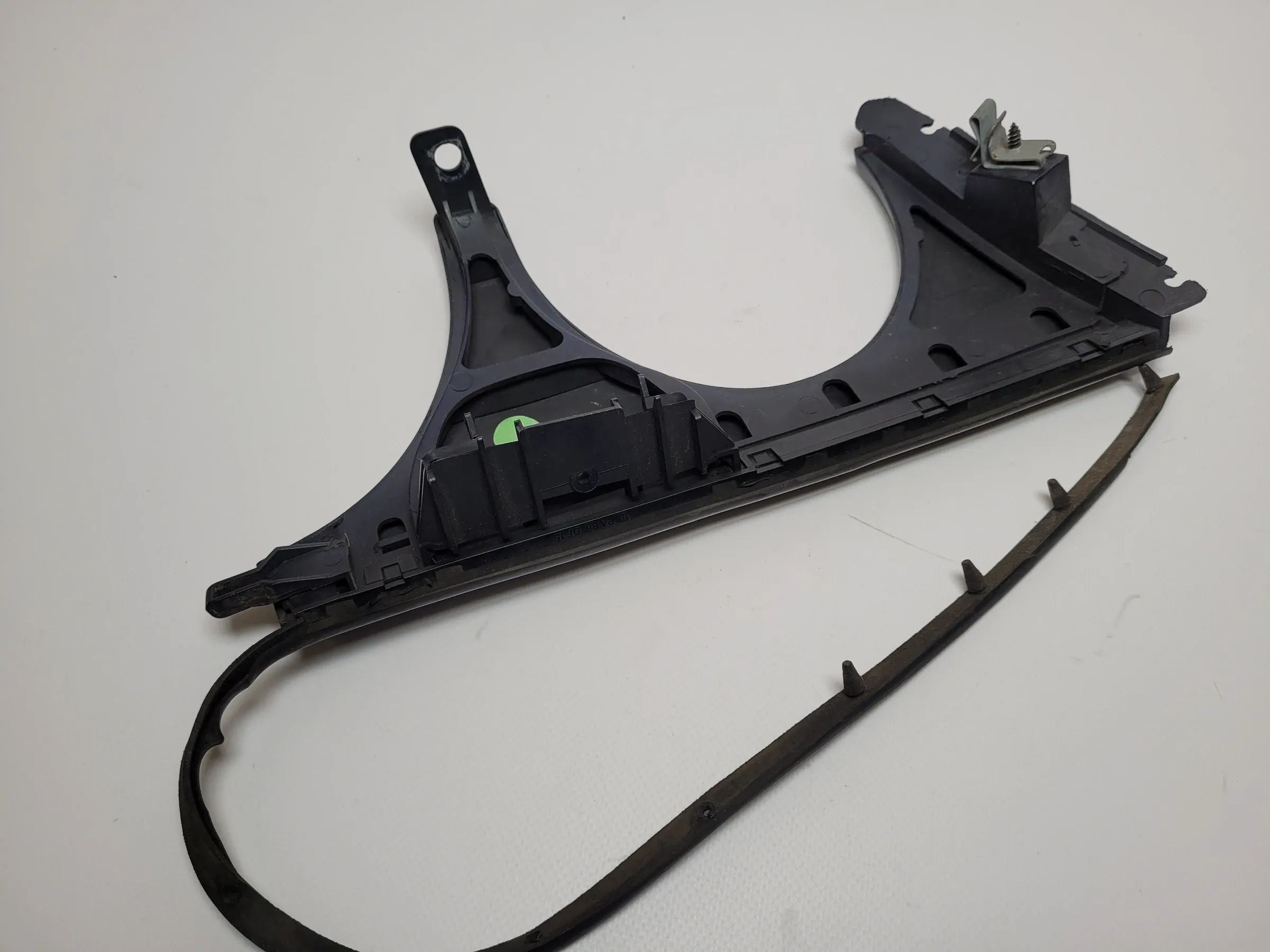 Original Mercedes-Benz E-Klasse (W210,S210) Scheinwerferblende Links A2108200112