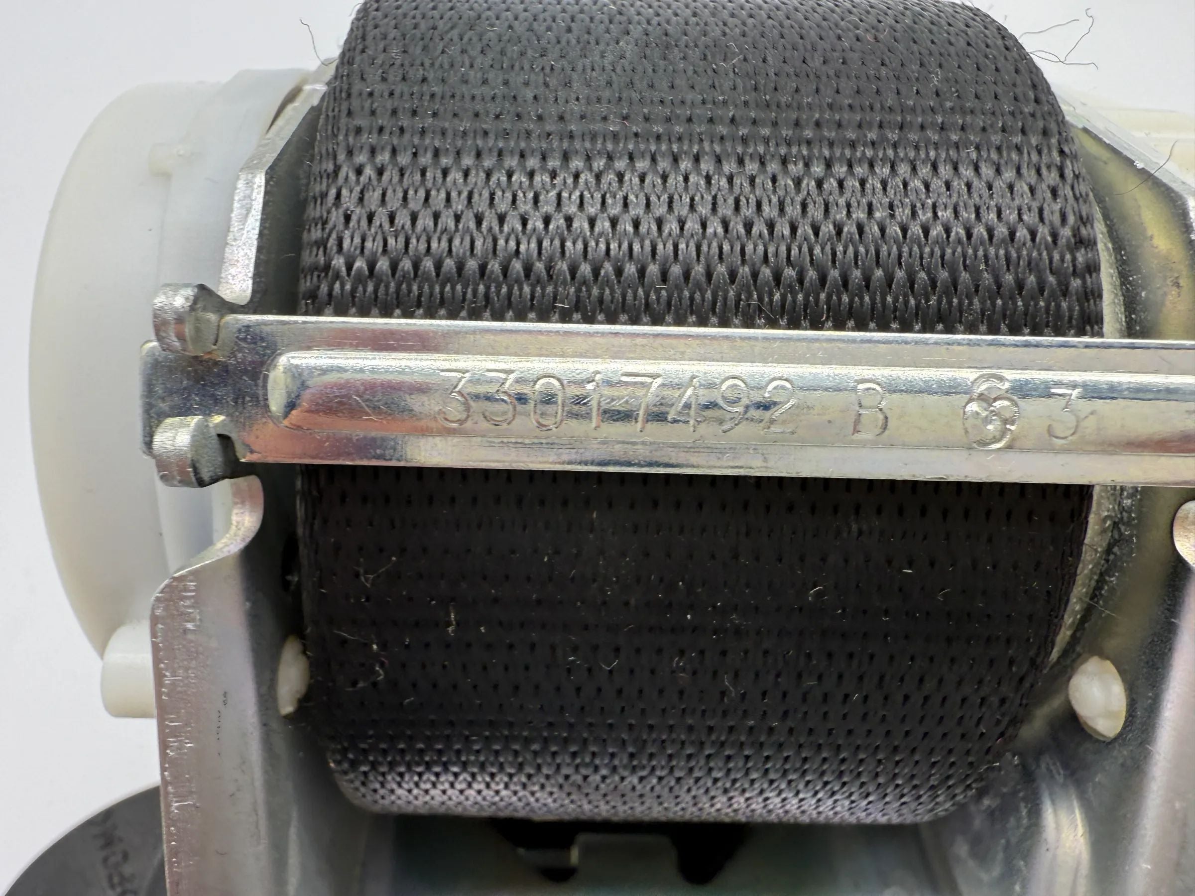 Orijinal BMW 116i (E81,E87,E90/E91) Ön Sol Emniyet Kemeri 330598483