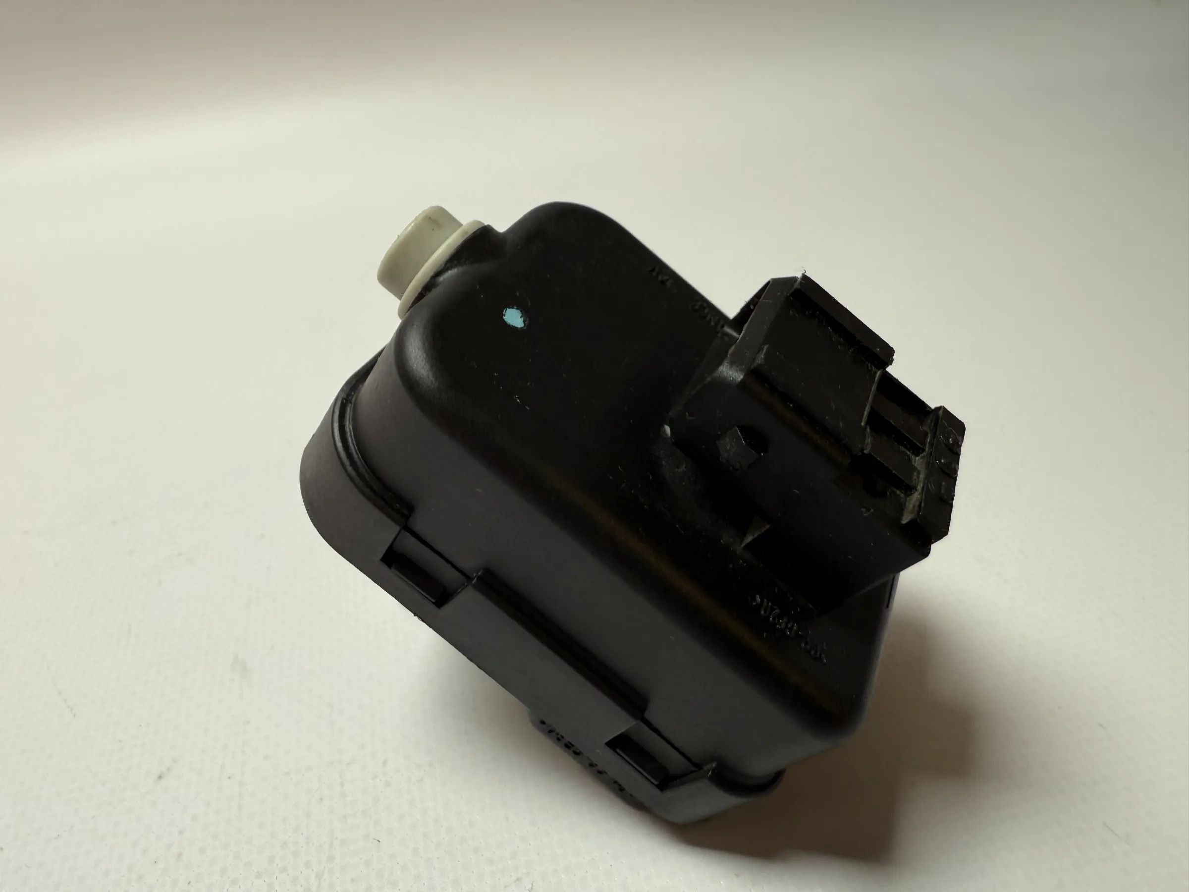 Motor de Regulação de Alcance dos Faróis Original NISSAN Micra III / Note 89028944