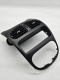 Original PEUGEOT 206 CC Luft Düse Mitte Einbau Rahmen Radio Schacht 9640404777