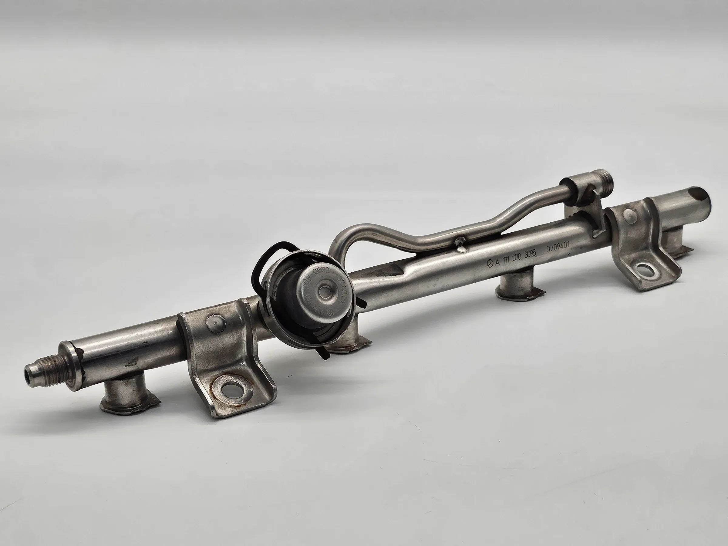 Original Mercedes W203 C200 Kompressor Einspritzleiste Düsenleiste A1110703095