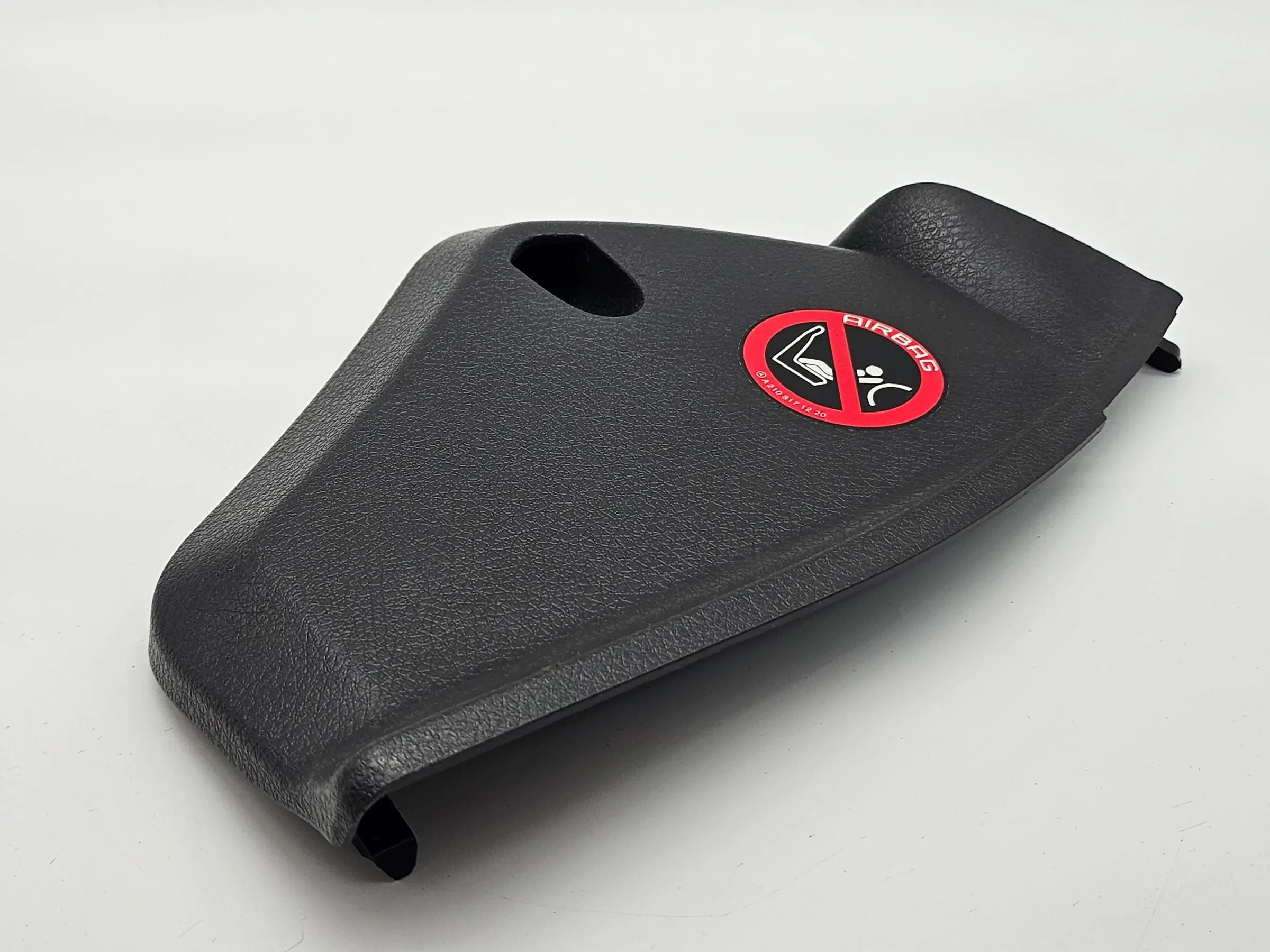 Крышка облицовки передней панели справа Mercedes-Бенц W203 оригинал A2036800678