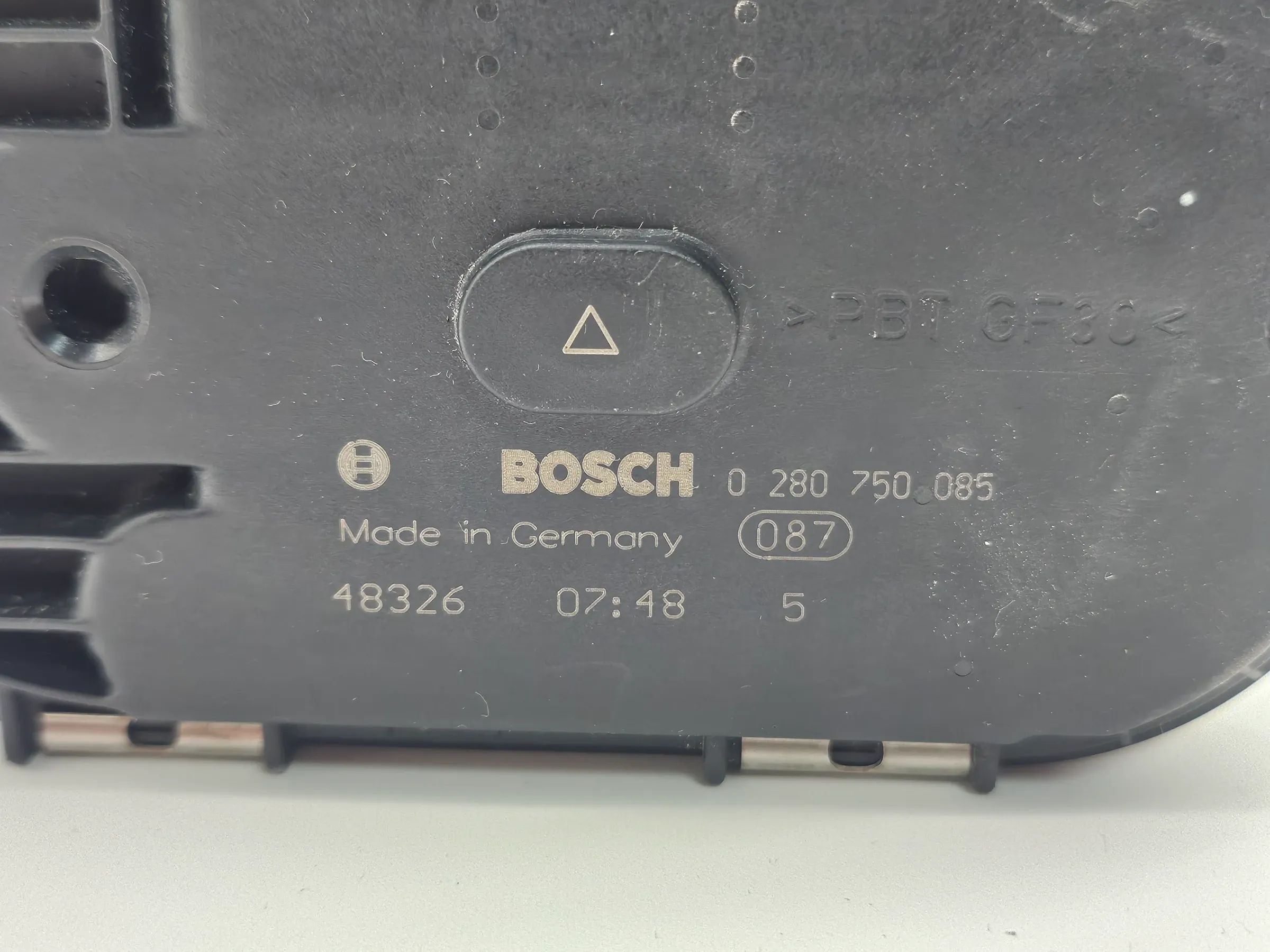 Original BOSCH Peugeot Citroen   DROSSELKLAPPENSTUTZEN DROSSELKLAPPE 0280750085
