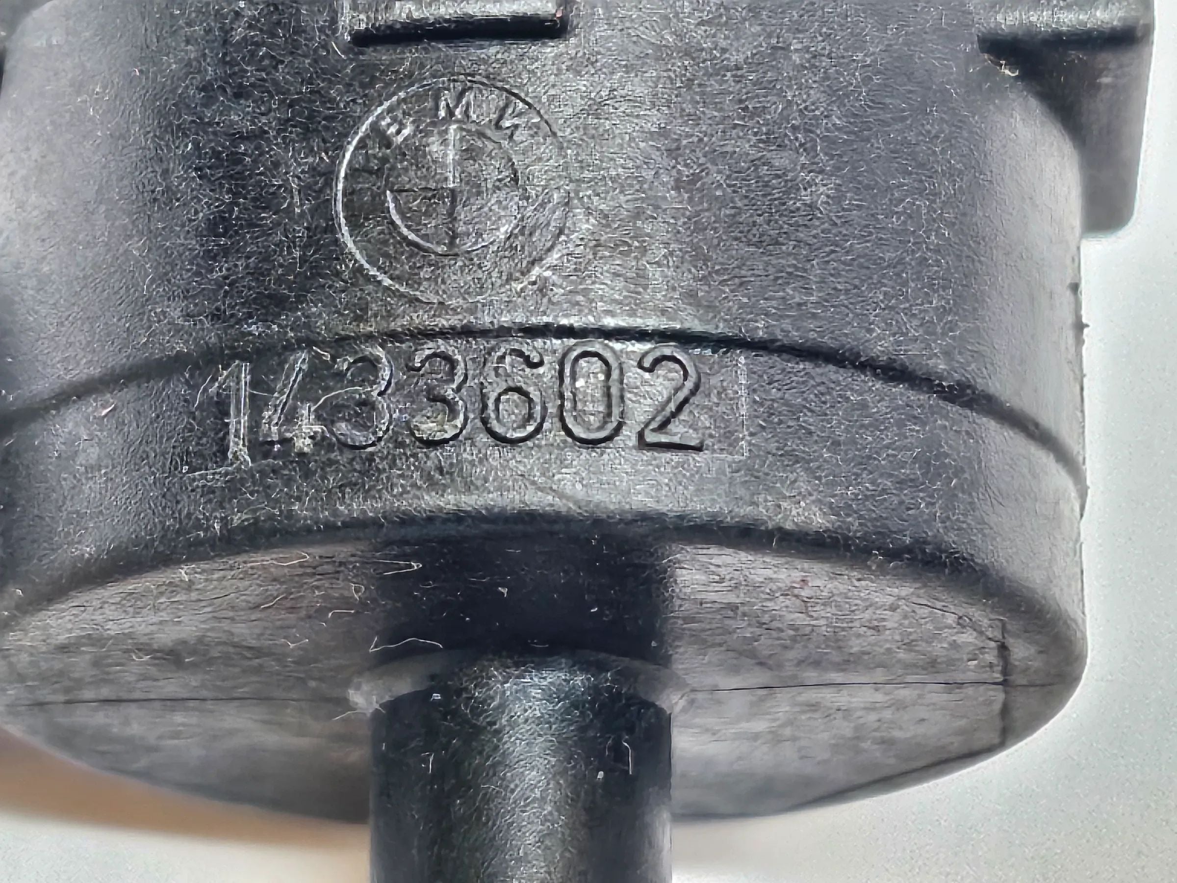 BMW 3er E36 E46 5er E39 7er E38 E65 E66 X5 E53 Valvola di sfiato serbatoio 1433602