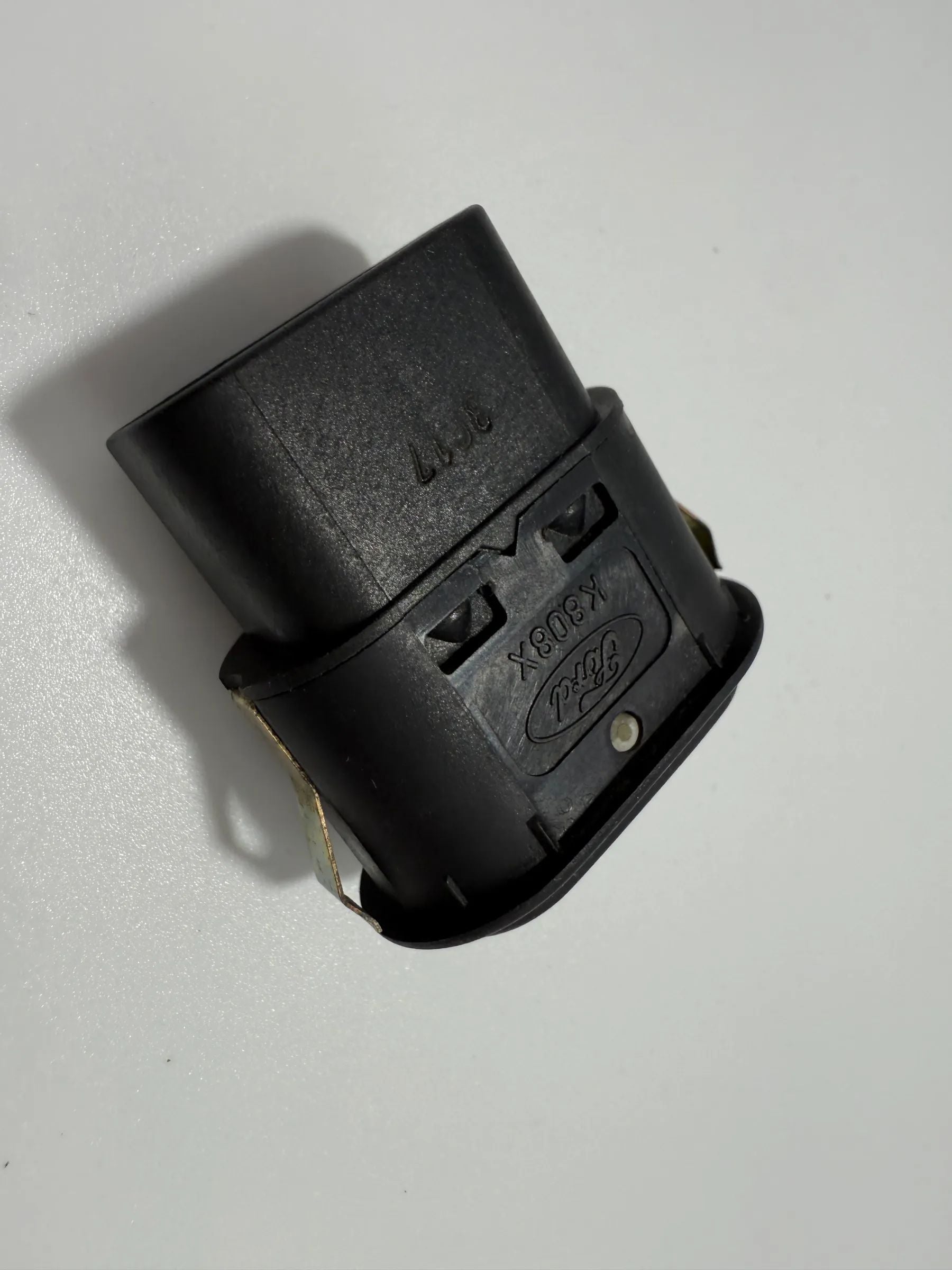 Oryginalny przełącznik podnośnika szyb Ford Mondeo II (BAP) 93BG14529AA / 03160000