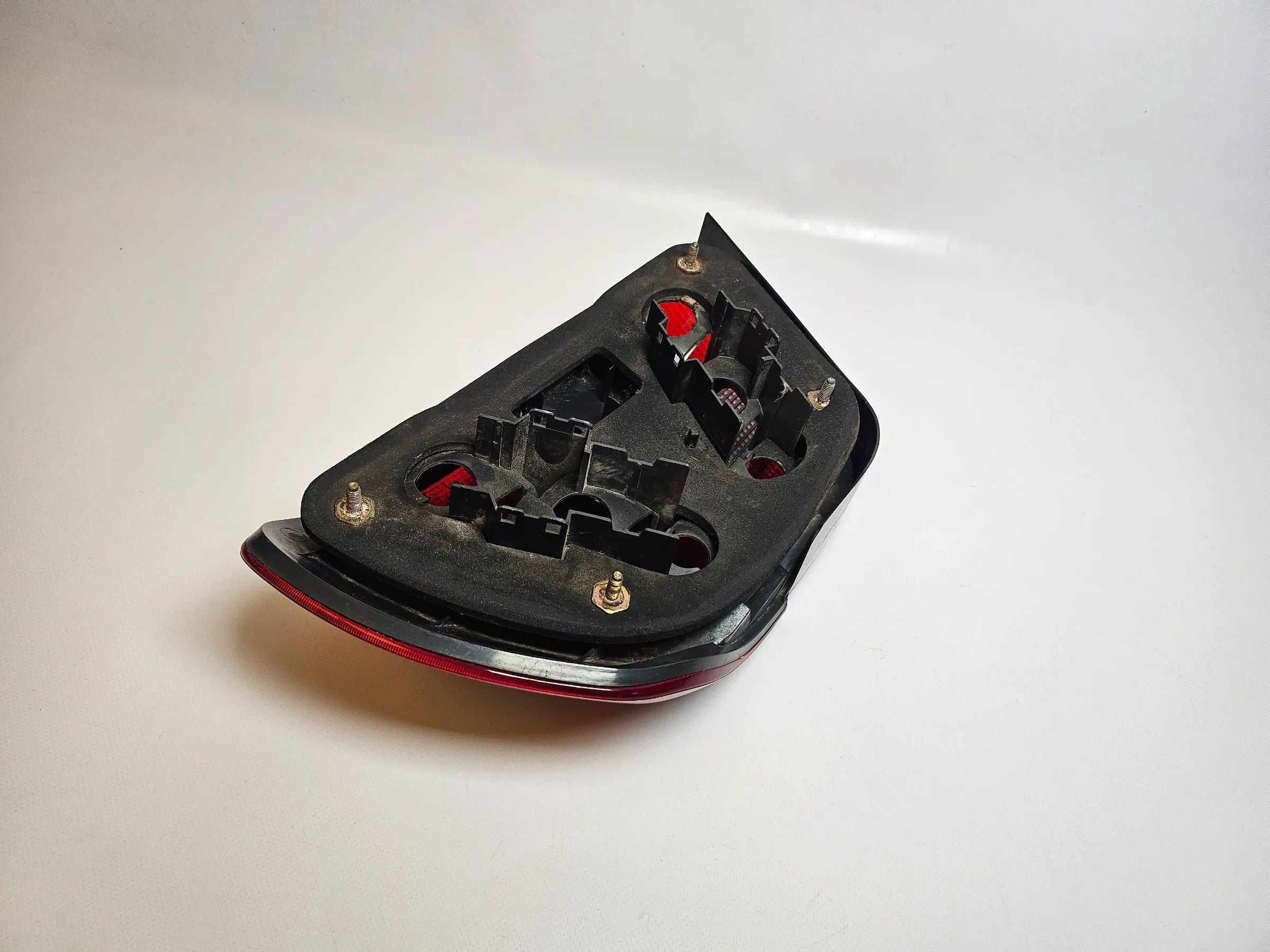 Oryginalna lampa tylna zewnętrzna lewa VOLVO S40 / I 300097