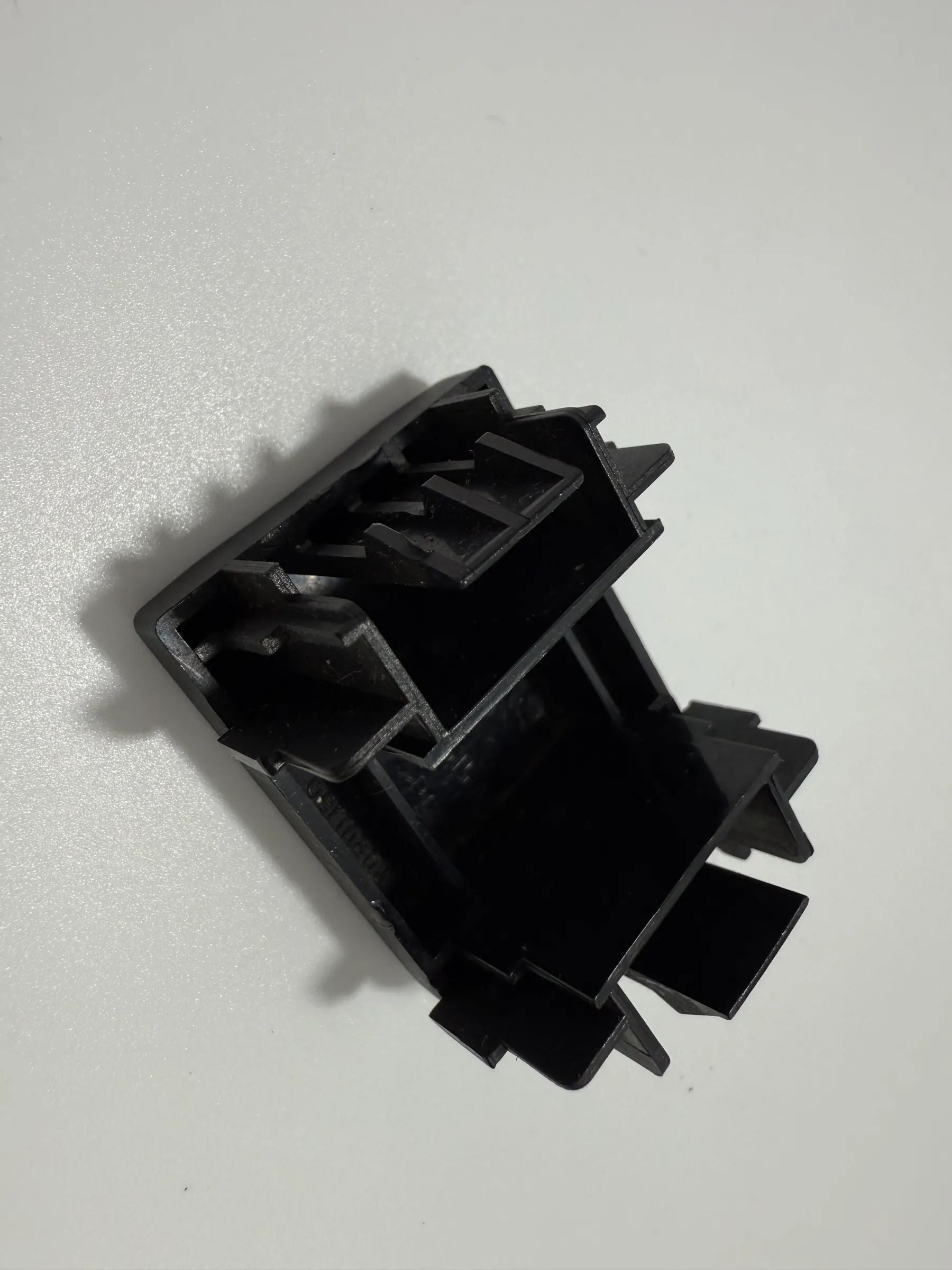 Oryginalna Audi A3 8L Ramka Przełącznika Przycisku Zakrywkowego Dummy 8L0941515A