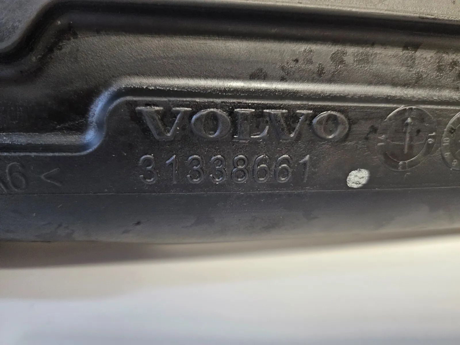 Volvo-v40-2015-diesel-140kw-schlauch-leitung-ladeluftkuhler-31338661-svj11014
