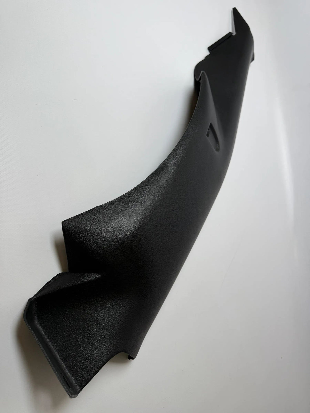 Oryginalna osłona boczna słupka C lewa VW Golf 4 IV 1J4 867 767 A