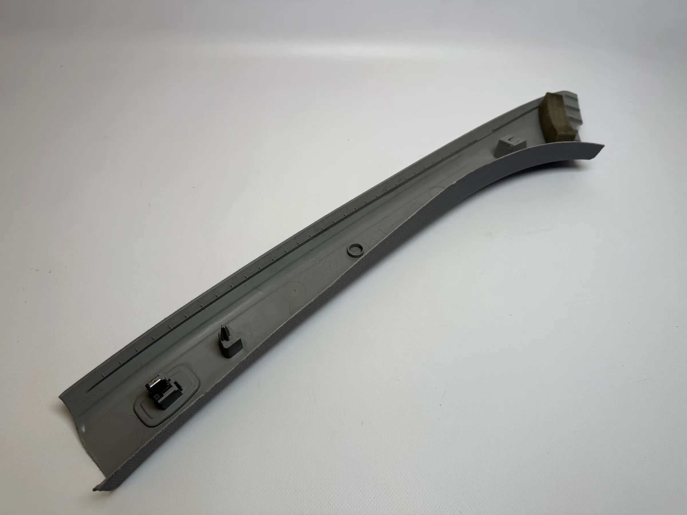 Oryginalna osłona słupka A prawa Opel Astra H (L48/A04) 13113886 RH