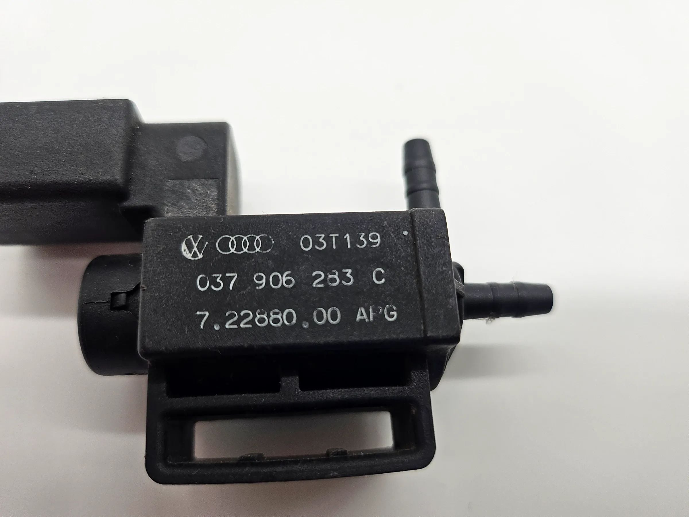 AUDI A6 4F2, C6 Druckwandler 037906283C 03T139 72268000 2.70 Diesel 24739345