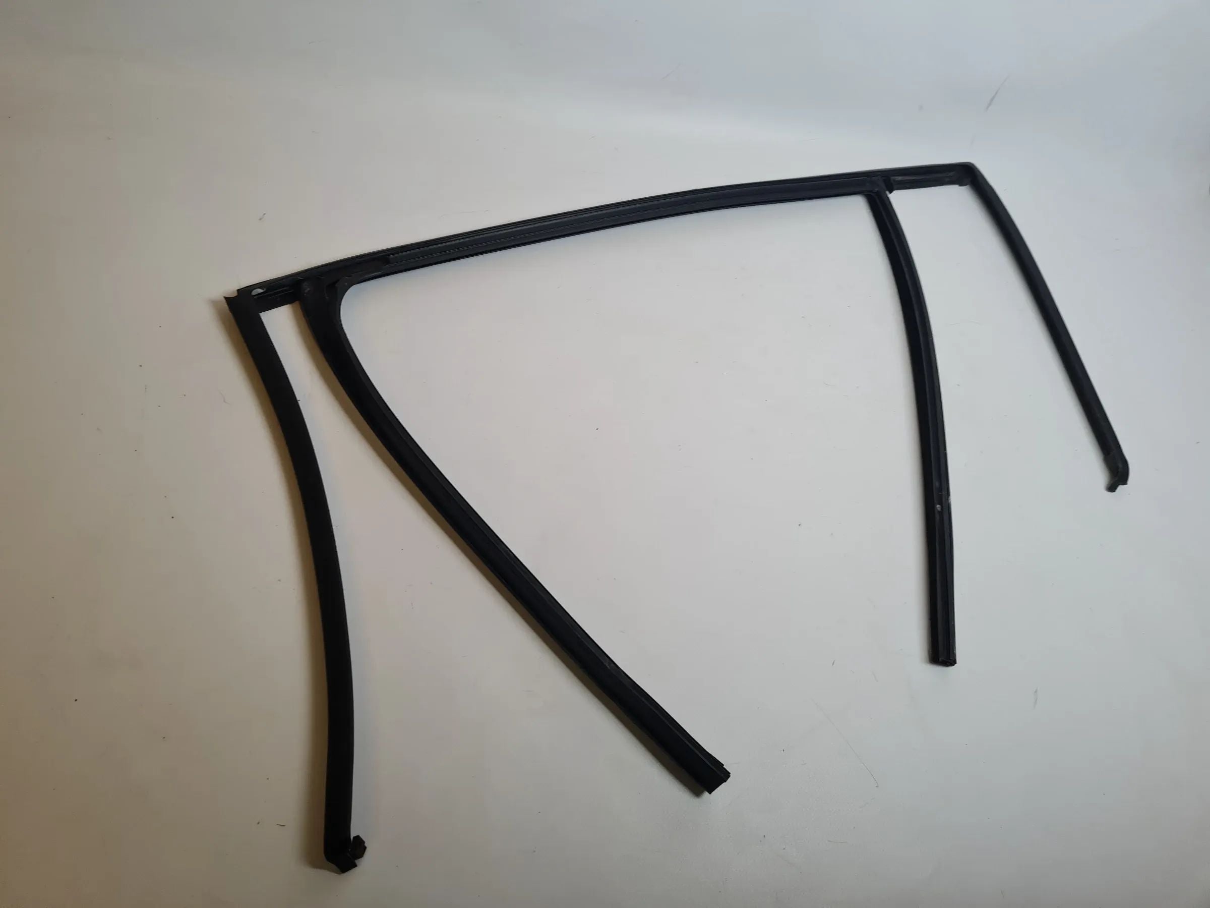 BMW 3er Touring E91 Fenster Dichtung Gummi Hinten Rechts 16850 Original