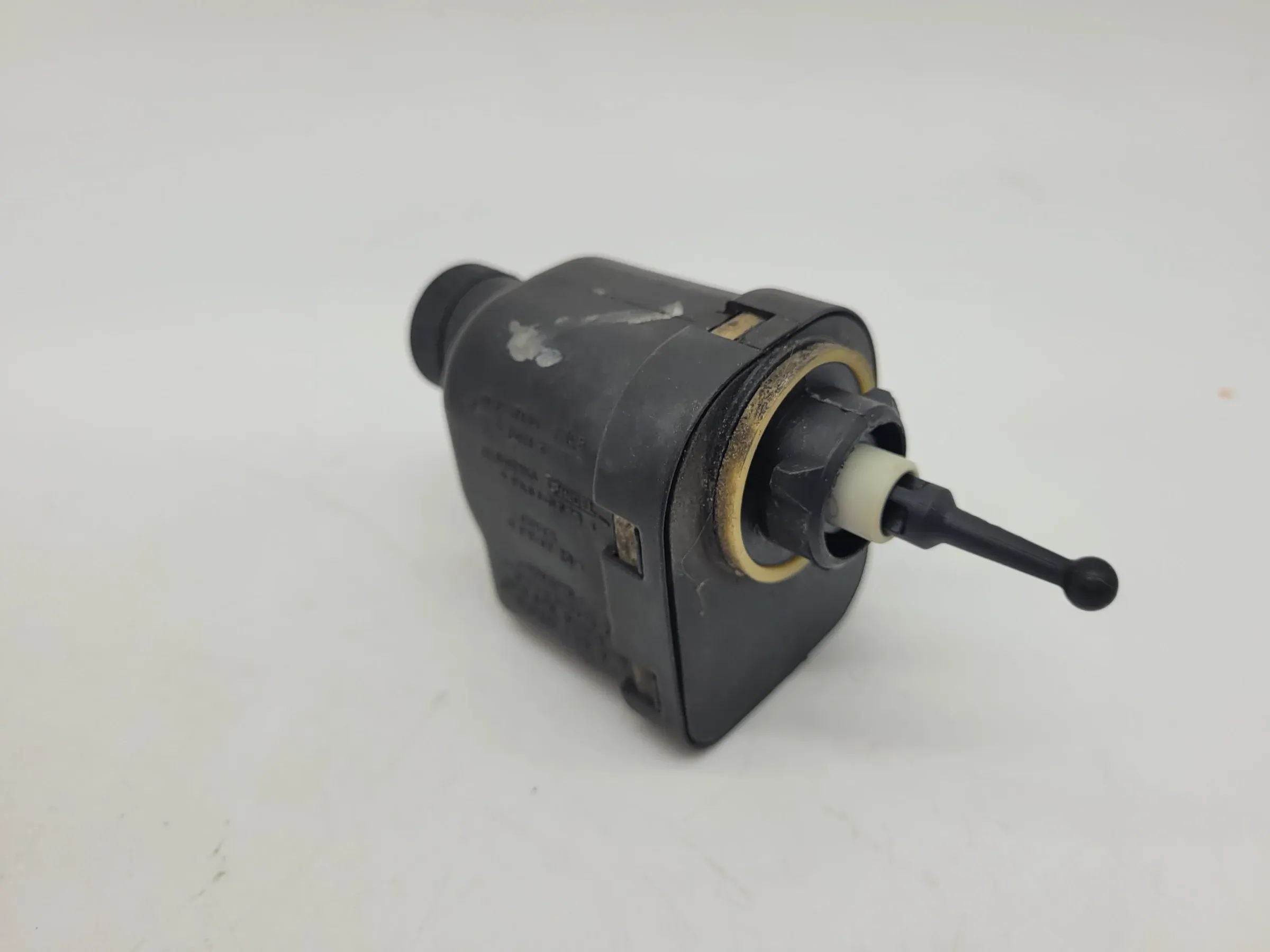 Opel Tigra A S93 Scheinwerfer Stellmotor LWR L/R (90511129/30) (Original)