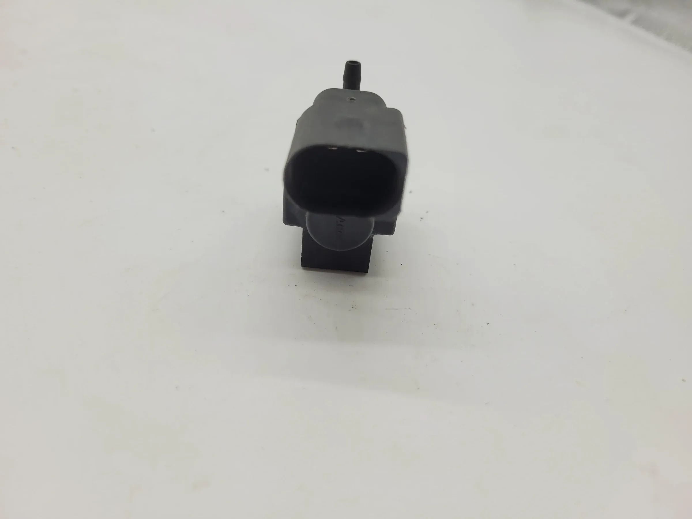 Magnetventil Saugrohr Ansaugluft Ventil für Audi A3 A4 VW Golf Polo Seat Skoda