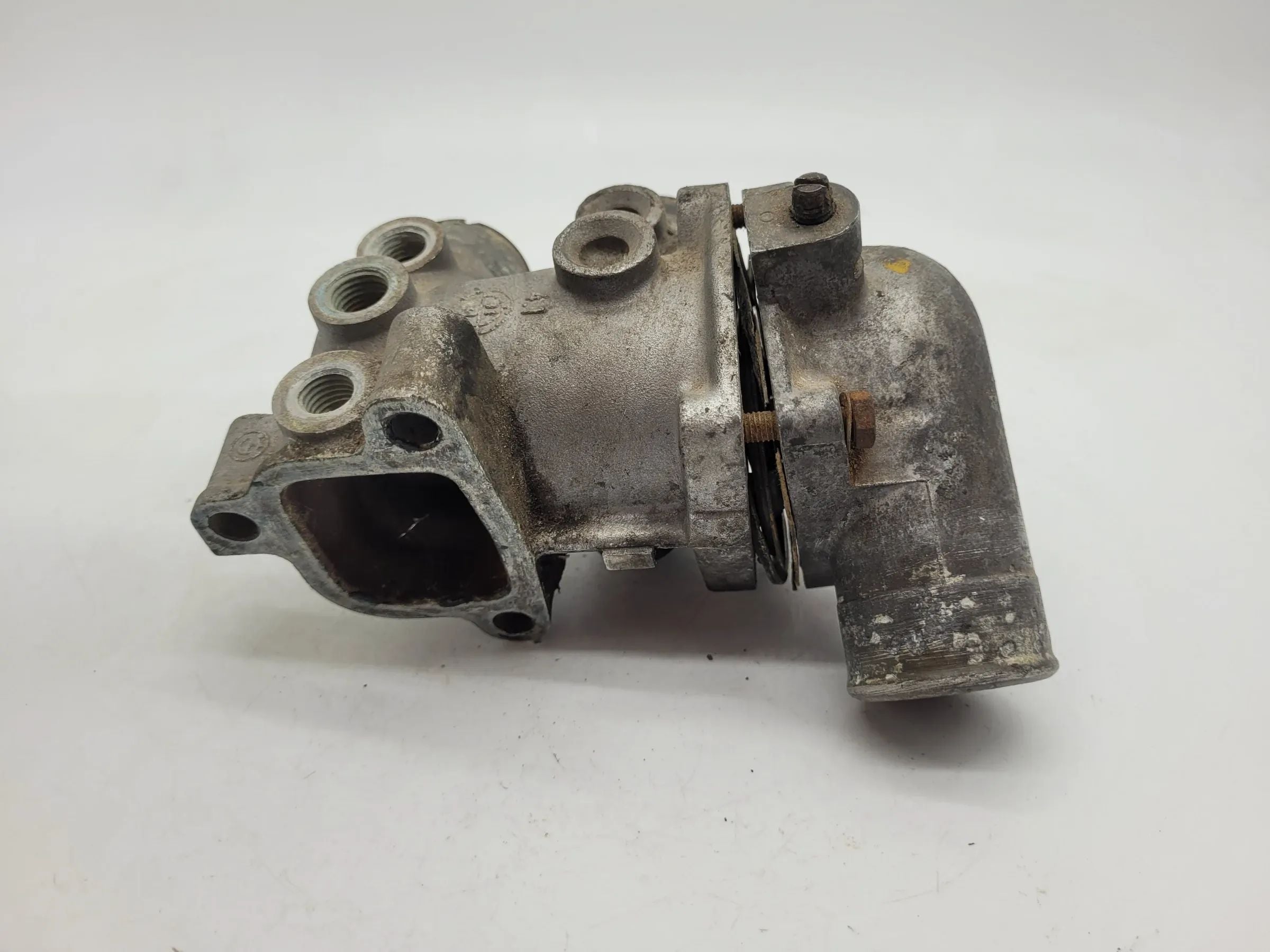 BMW 5er E28 E34 6er E24 7er E23E32 Thermostatgehäuse Thermostat 1710959 1250351